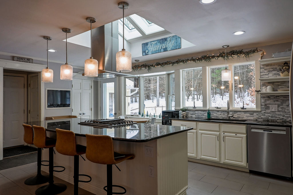 Sidney, Maine, 04330, United States, 3 Bedrooms Bedrooms, ,3 BathroomsBathrooms,Residential,For Sale,2007765