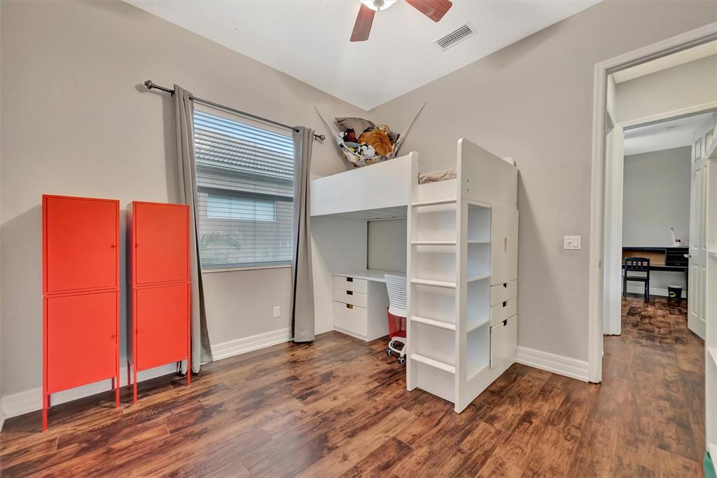 Bradenton, Florida, 34212, United States, 3 Bedrooms Bedrooms, ,4 BathroomsBathrooms,Residential,For Sale,1910869