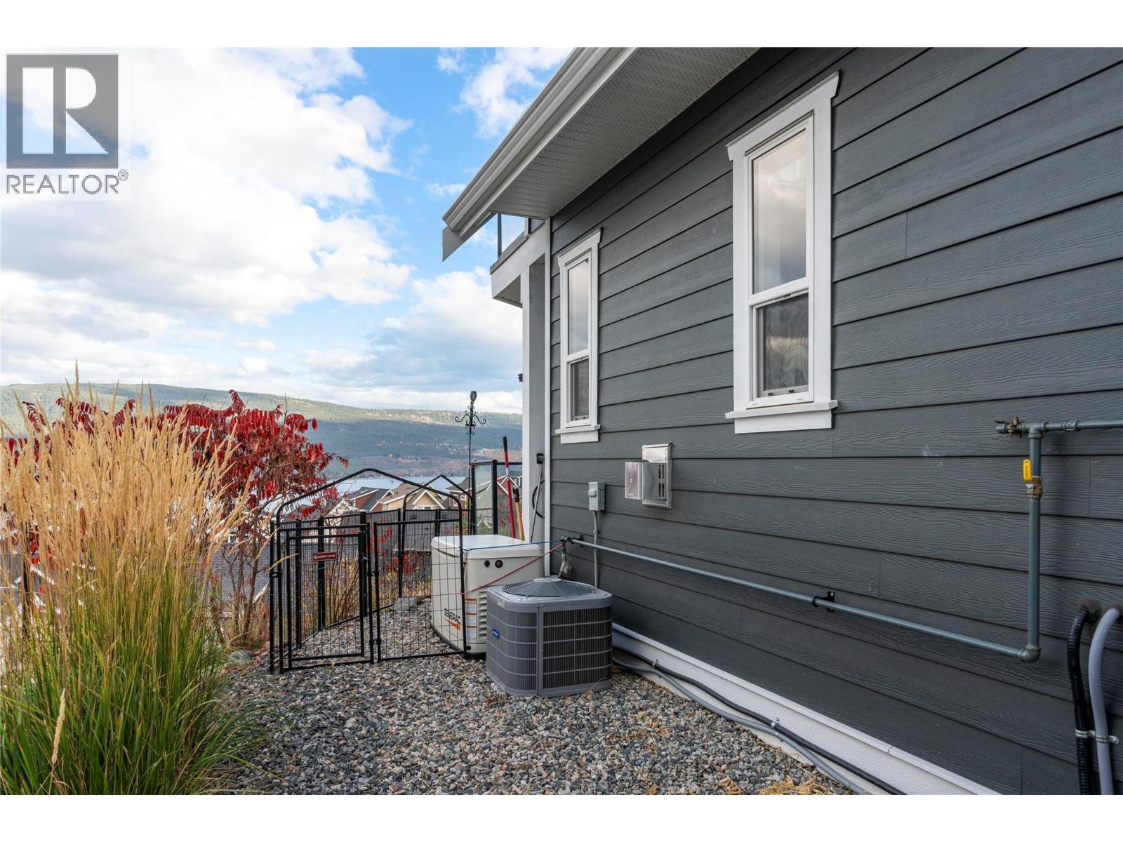 KELOWNA, British Columbia, V1Z 3R8, CA, 2 Bedrooms Bedrooms, ,2 BathroomsBathrooms,Residential,For Sale,1950857