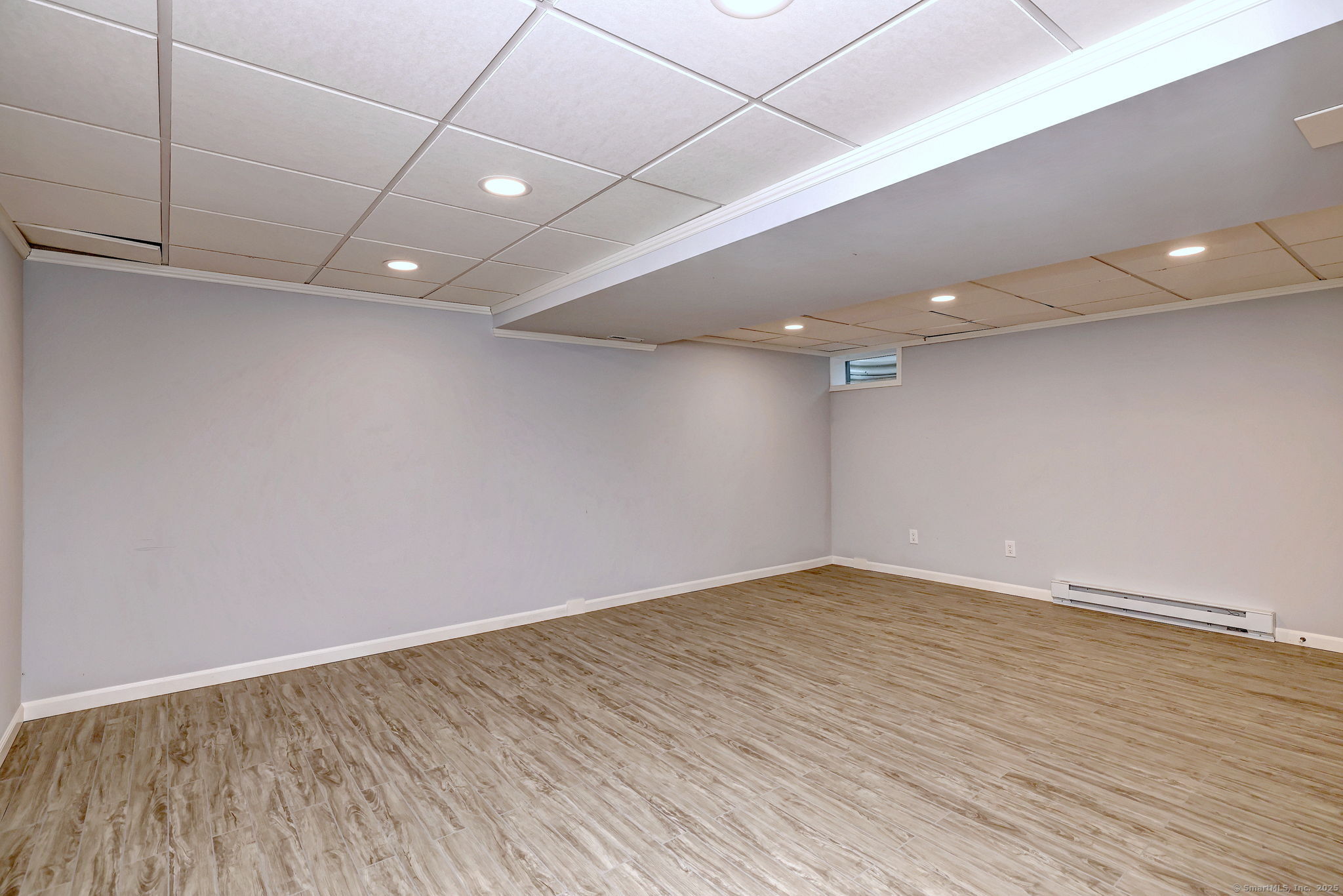 Hamden, Connecticut, 06517, United States, 4 Bedrooms Bedrooms, ,4 BathroomsBathrooms,Residential,For Sale,1942172