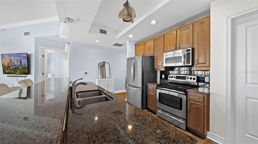 Tampa, Florida, 33602, United States, 2 Bedrooms Bedrooms, ,2 BathroomsBathrooms,Residential,For Sale,1935237