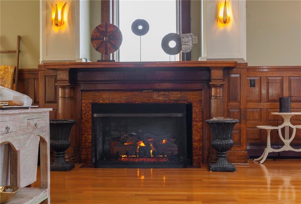 Bristol, Rhode Island, 02809, United States, 2 Bedrooms Bedrooms, ,3 BathroomsBathrooms,Residential,For Sale,1834727