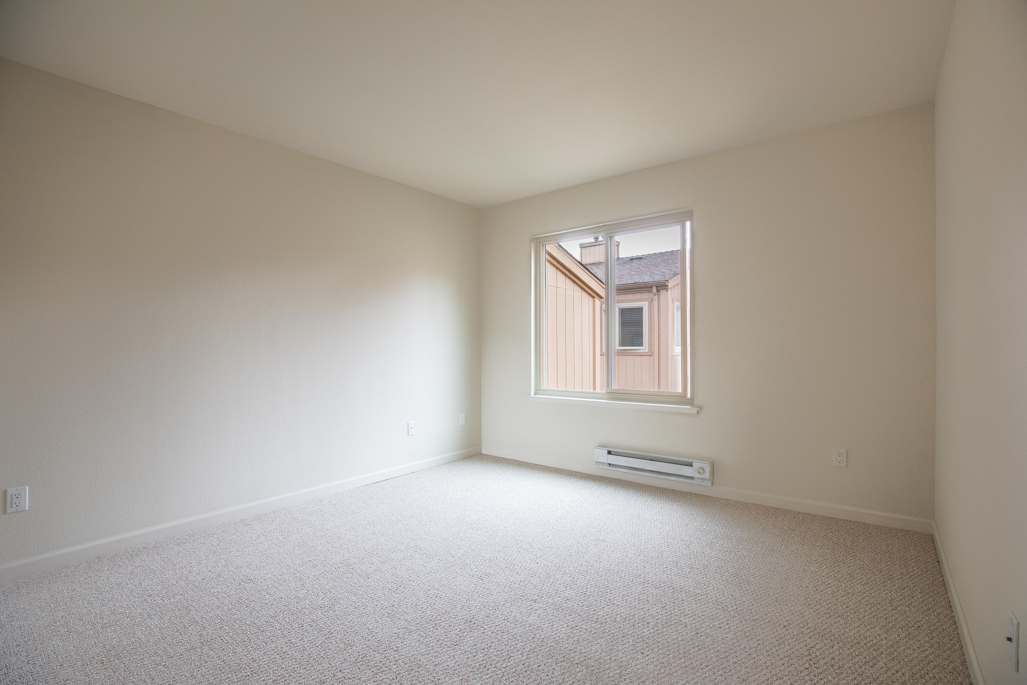  300 Glenwood Circle - 物件實景