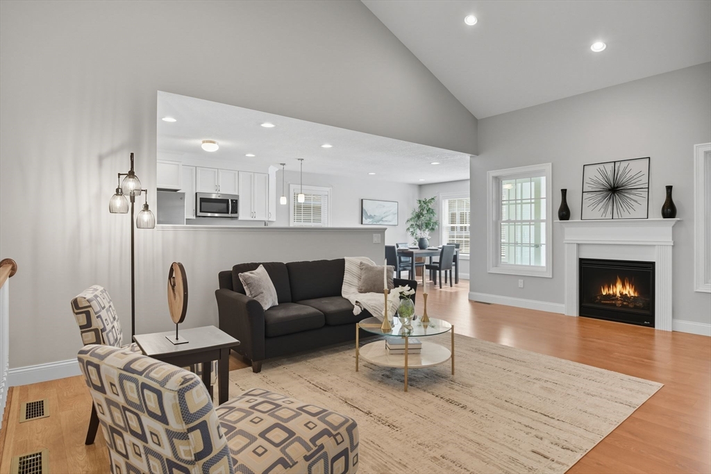 Wilbraham, Massachusetts, 01095, United States, 2 Bedrooms Bedrooms, ,2 BathroomsBathrooms,Residential,For Sale,1960738