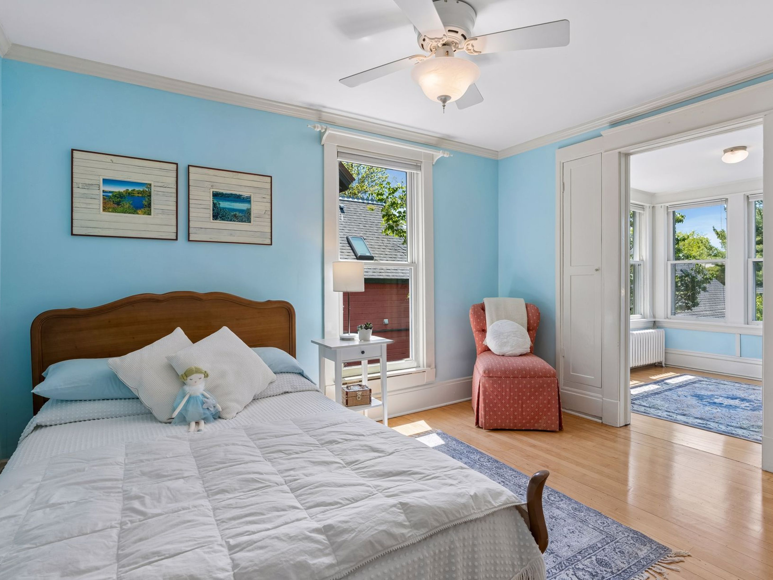  Historic Lakeside Retreat with Sunrooms and Timeless Charm - 物件實景