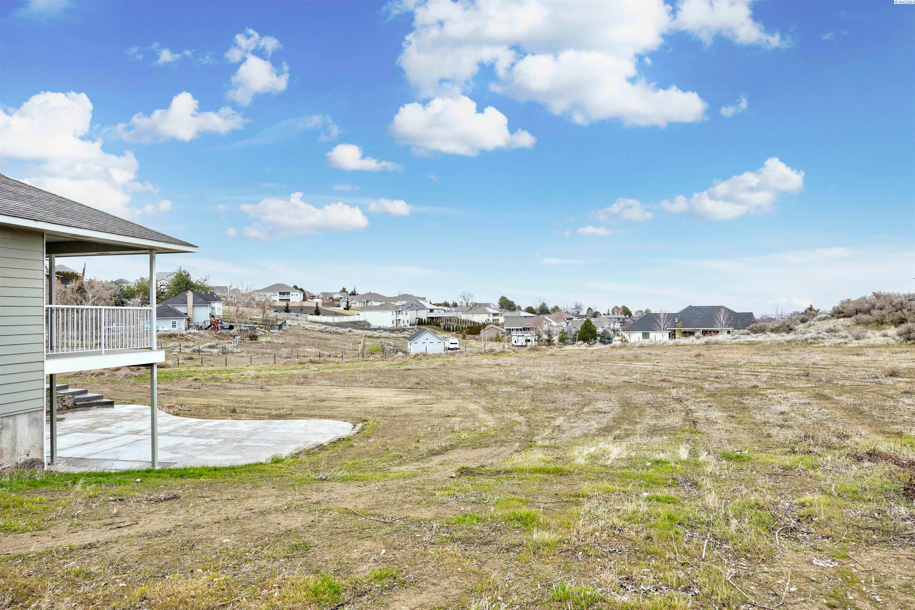 West Richland, Washington, 99353, United States, 5 Bedrooms Bedrooms, ,3 BathroomsBathrooms,Residential,For Sale,2020893