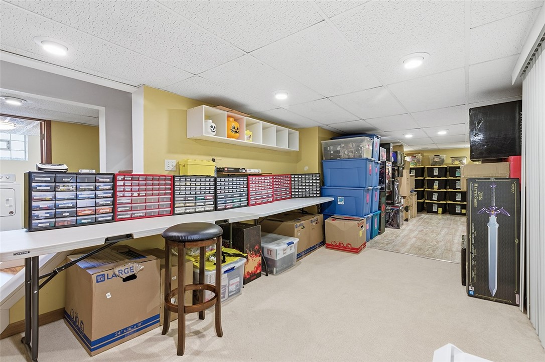 Robinson Twp, Pennsylvania, 15108, United States, 4 Bedrooms Bedrooms, ,5 BathroomsBathrooms,Residential,For Sale,1997080