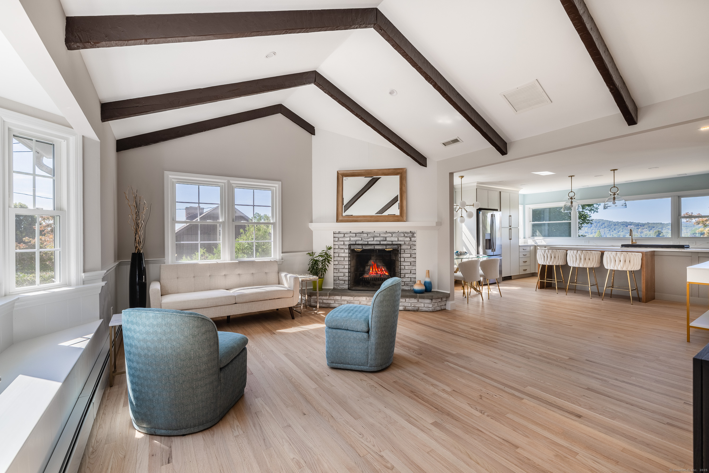 Brookfield, Connecticut, 06804, United States, 3 Bedrooms Bedrooms, ,4 BathroomsBathrooms,Residential,For Sale,1940398