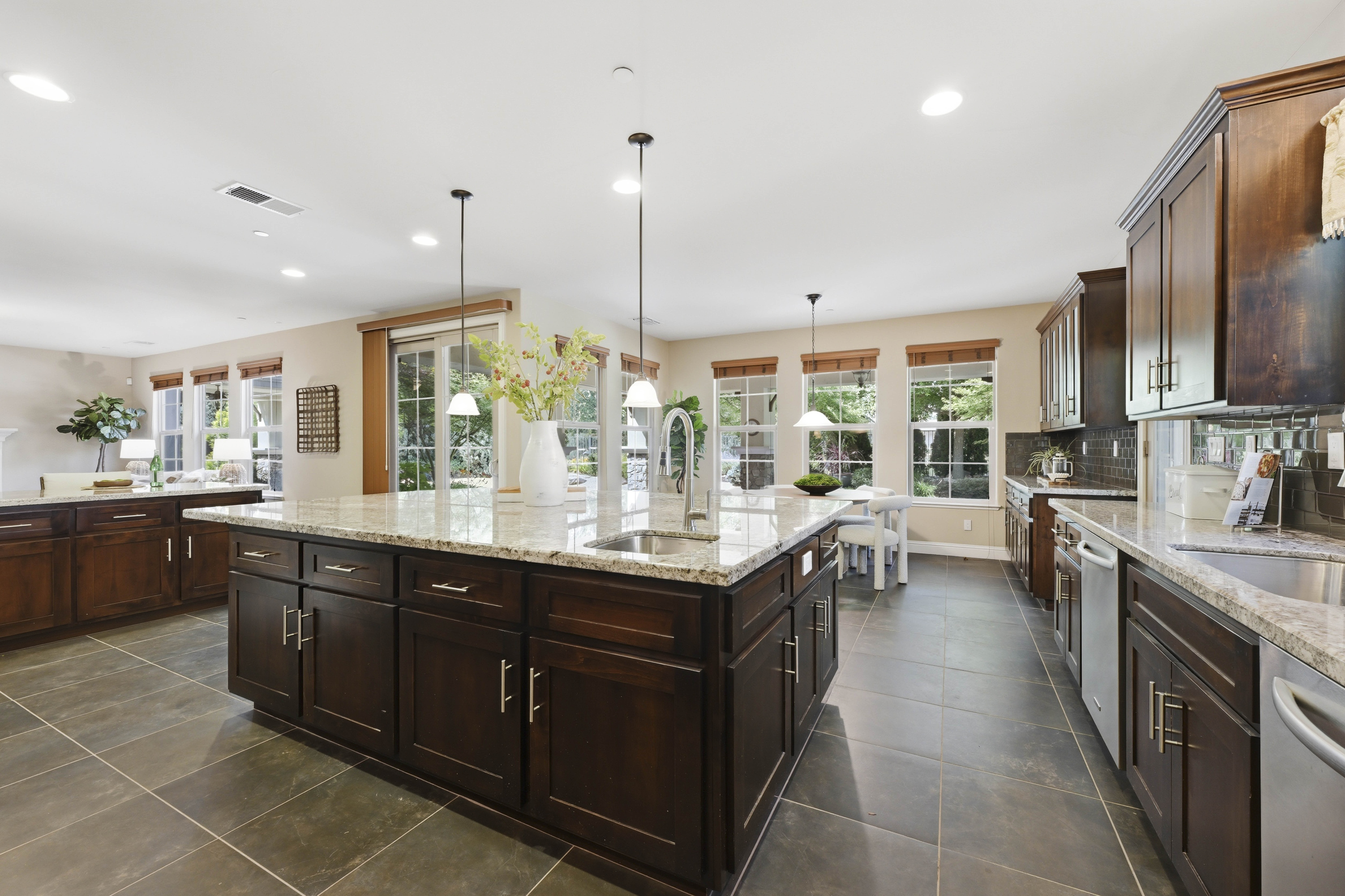  3919 Creekstone Court, Roseville, CA 95747 - 物件實景