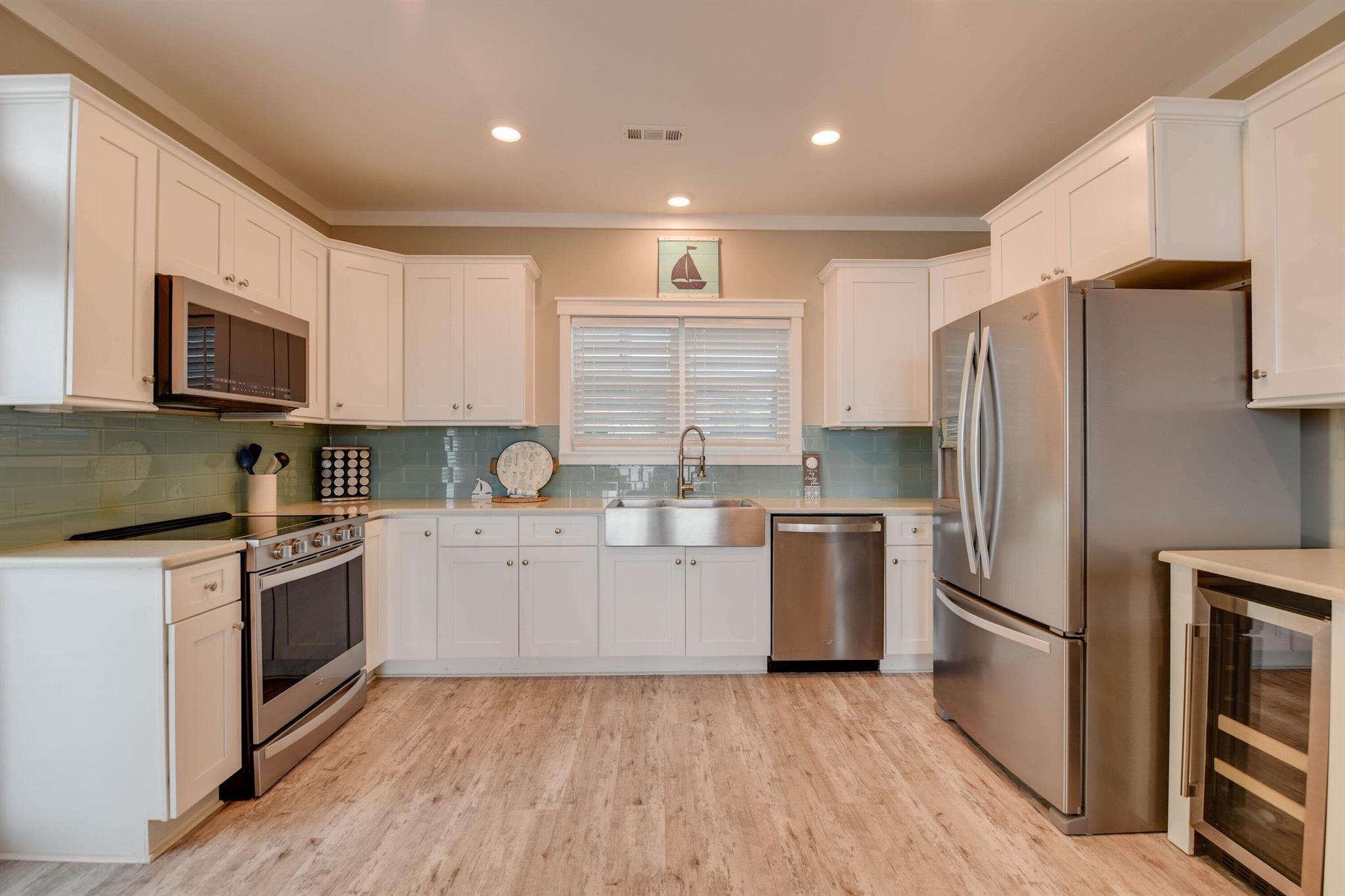 Marathon, Florida, 33050, United States, 2 Bedrooms Bedrooms, ,2 BathroomsBathrooms,Residential,For Sale,2001669