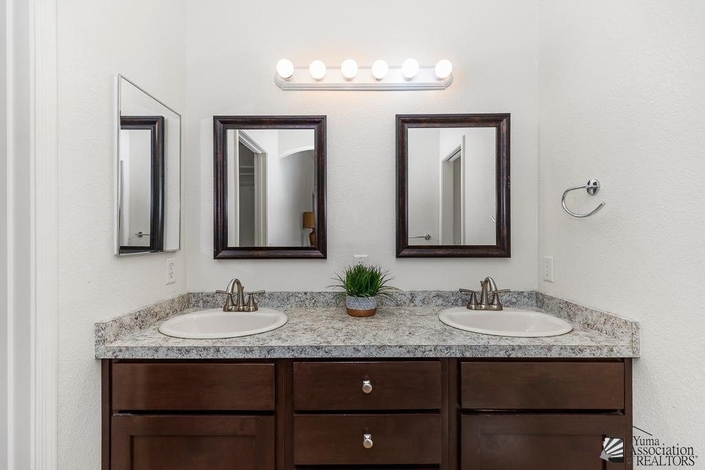 Yuma, Arizona, 85367, United States, 3 Bedrooms Bedrooms, ,2 BathroomsBathrooms,Residential,For Sale,1976192