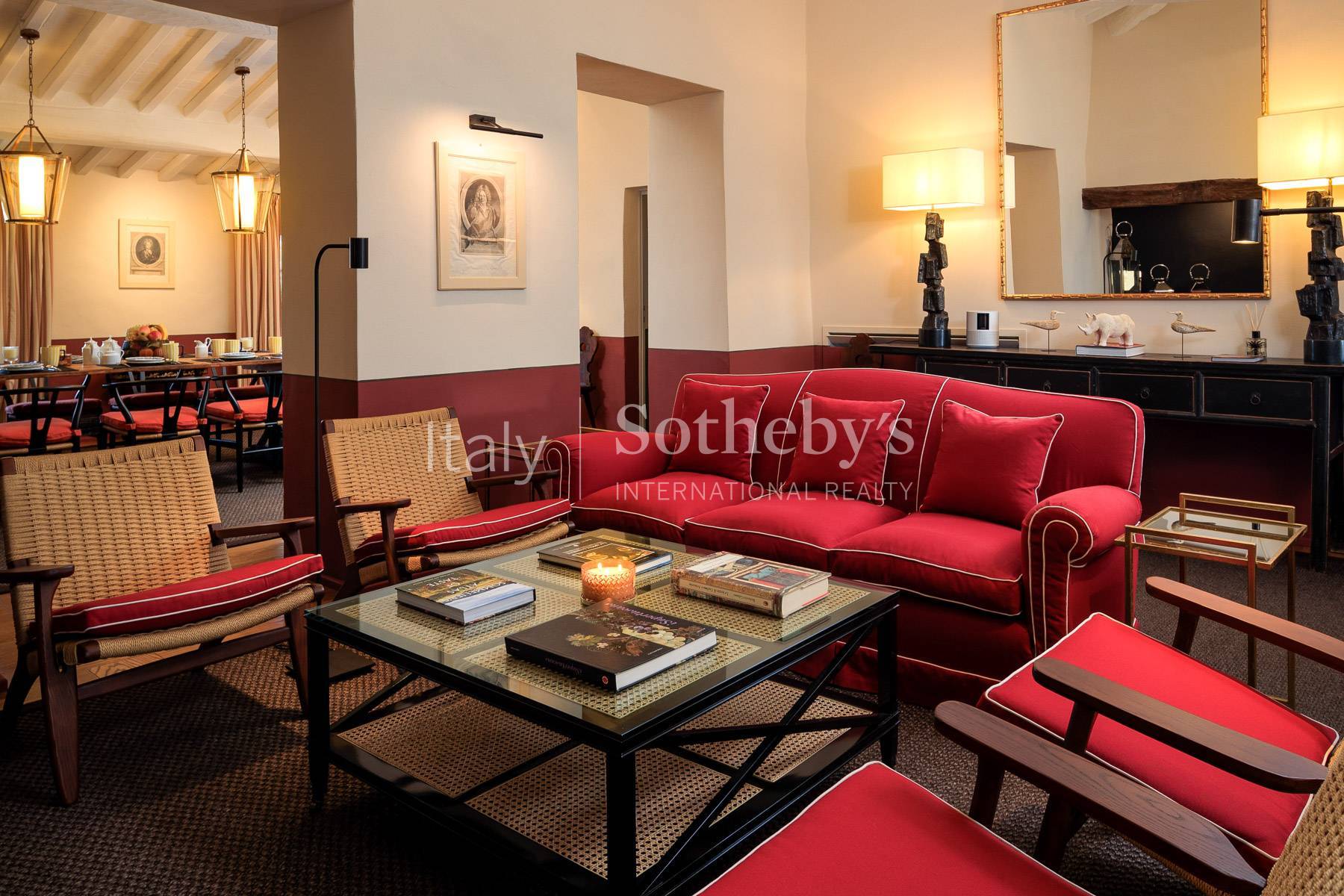  A prestigious wine estate with villa, pool and church - 物件實景
