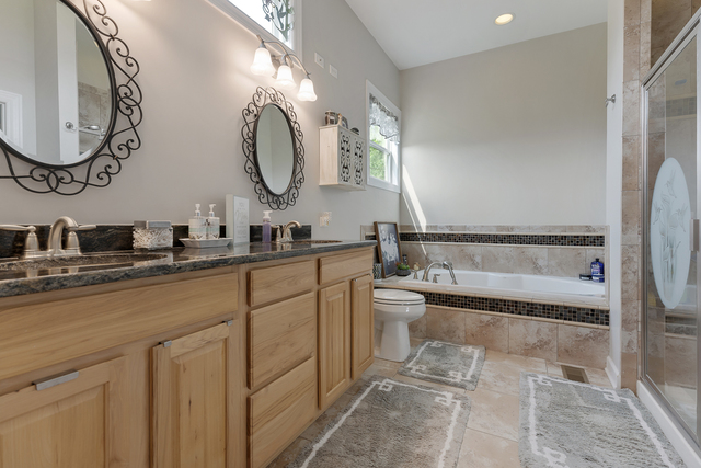 St Charles, Illinois, 60175, United States, 5 Bedrooms Bedrooms, ,3 BathroomsBathrooms,Residential,For Sale,1935414