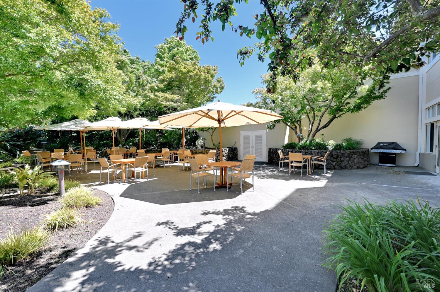 San Rafael, California, 94903, United States, 1 Bedroom Bedrooms, ,2 BathroomsBathrooms,Residential,For Sale,1896555