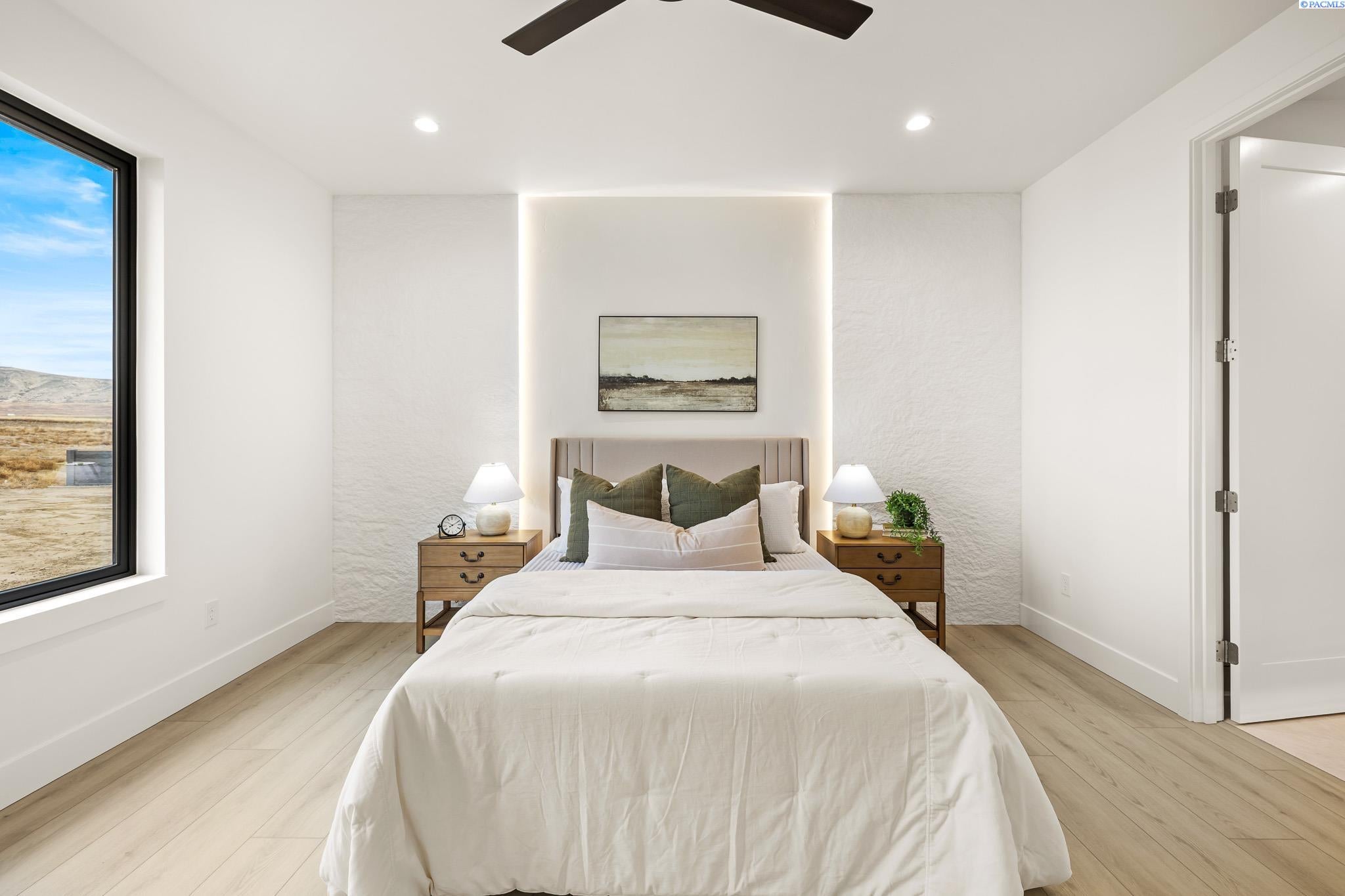 Richland, Washington, 99352, United States, 4 Bedrooms Bedrooms, ,2 BathroomsBathrooms,Residential,For Sale,2000118