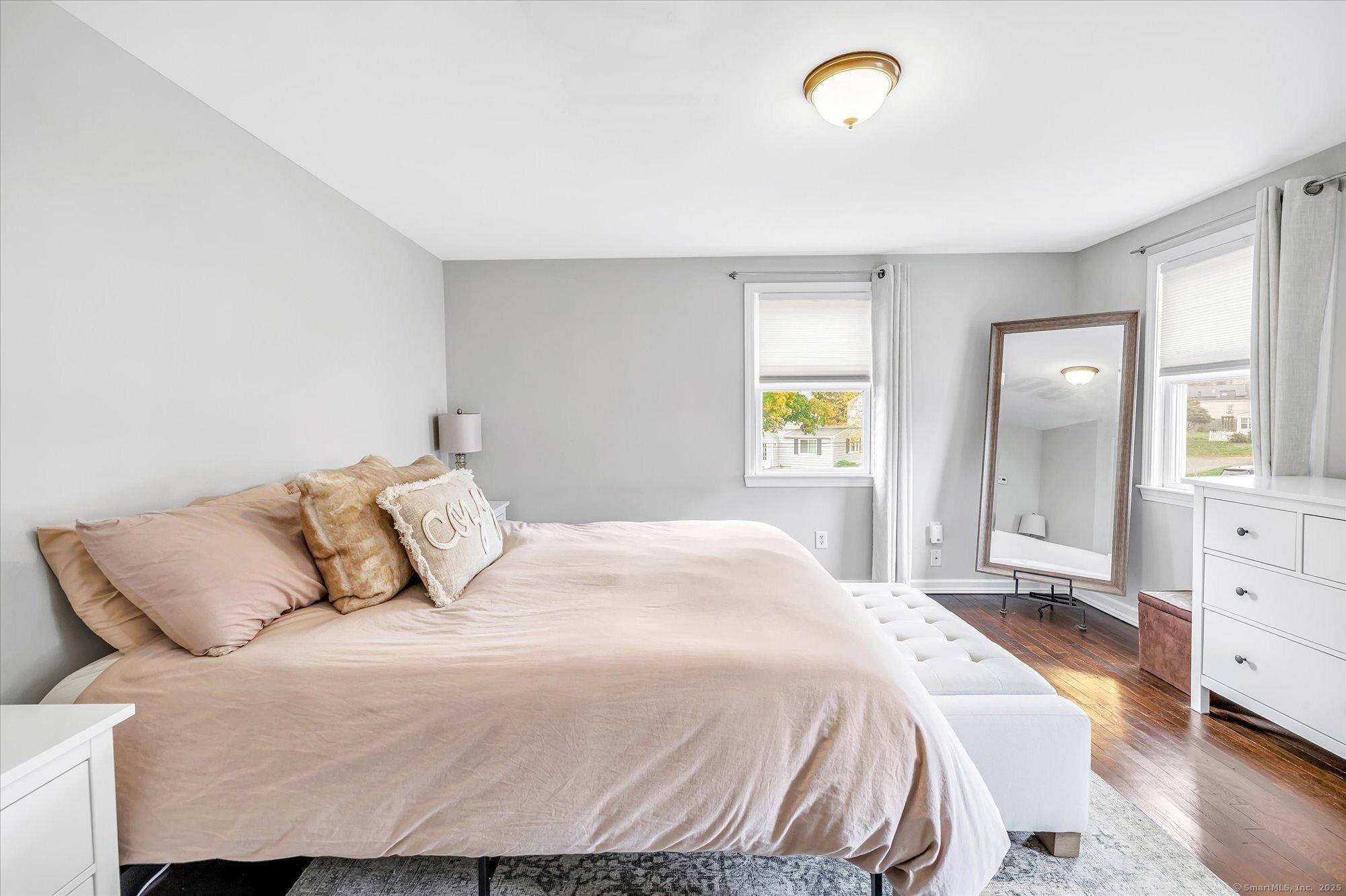 Stratford, Connecticut, 06614, United States, 3 Bedrooms Bedrooms, ,2 BathroomsBathrooms,Residential,For Sale,1978049