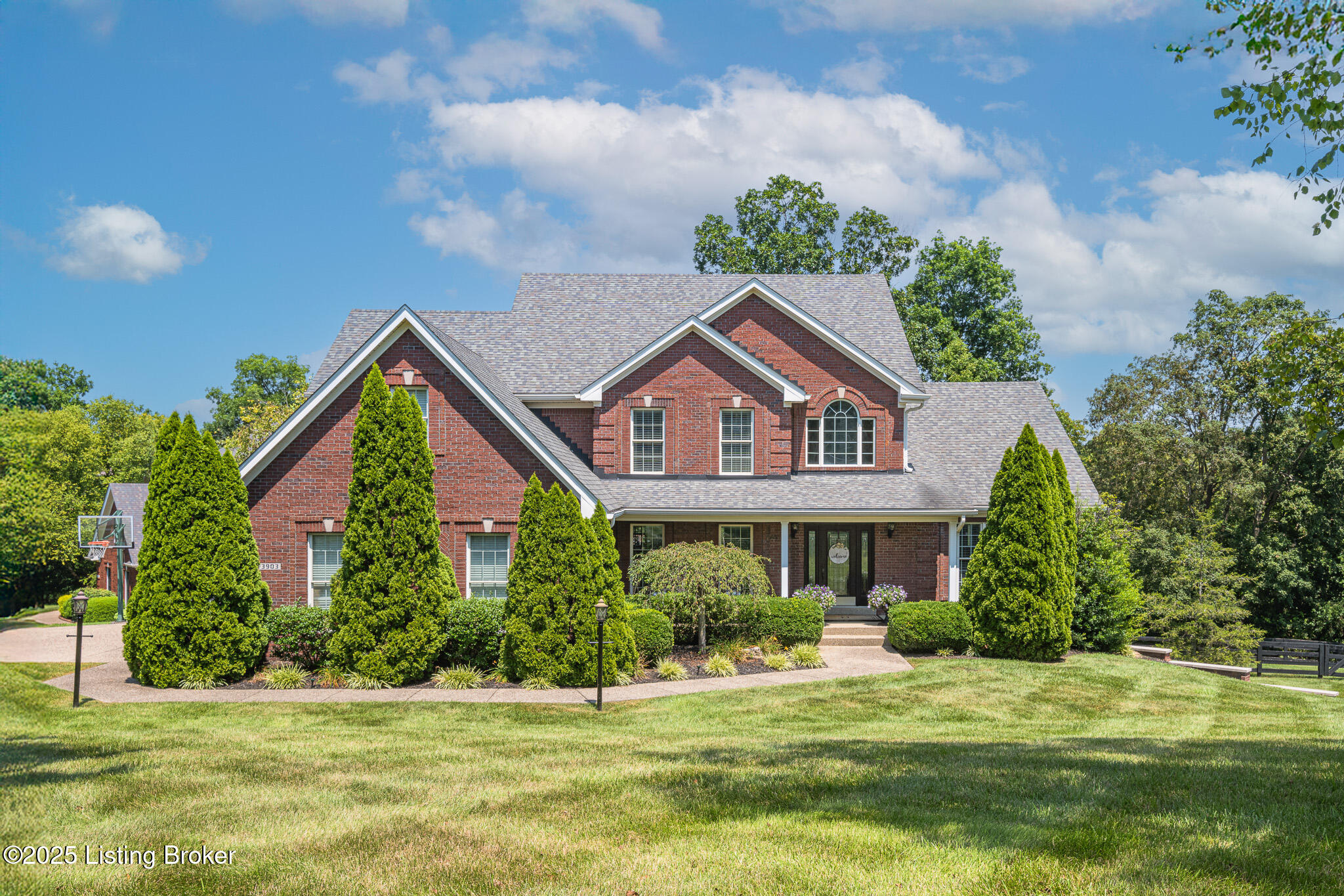 Crestwood, Kentucky, 40014, United States, 6 Bedrooms Bedrooms, ,5 BathroomsBathrooms,Residential,For Sale,1908239