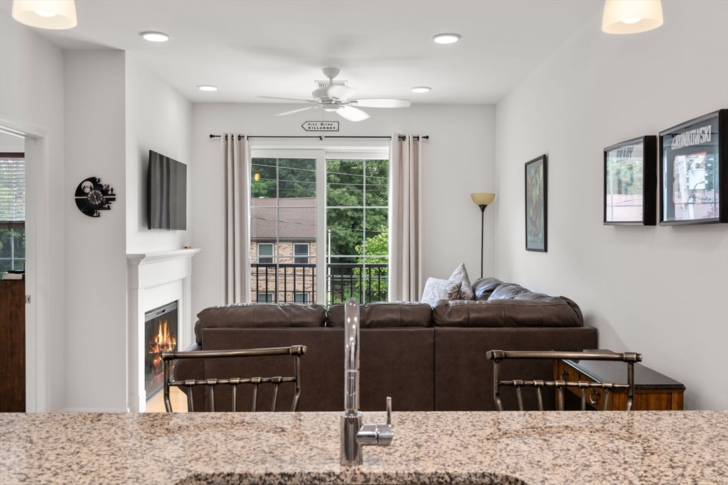 Canton, Massachusetts, 02021, United States, 1 Bedroom Bedrooms, ,1 BathroomBathrooms,Residential,For Sale,1917875