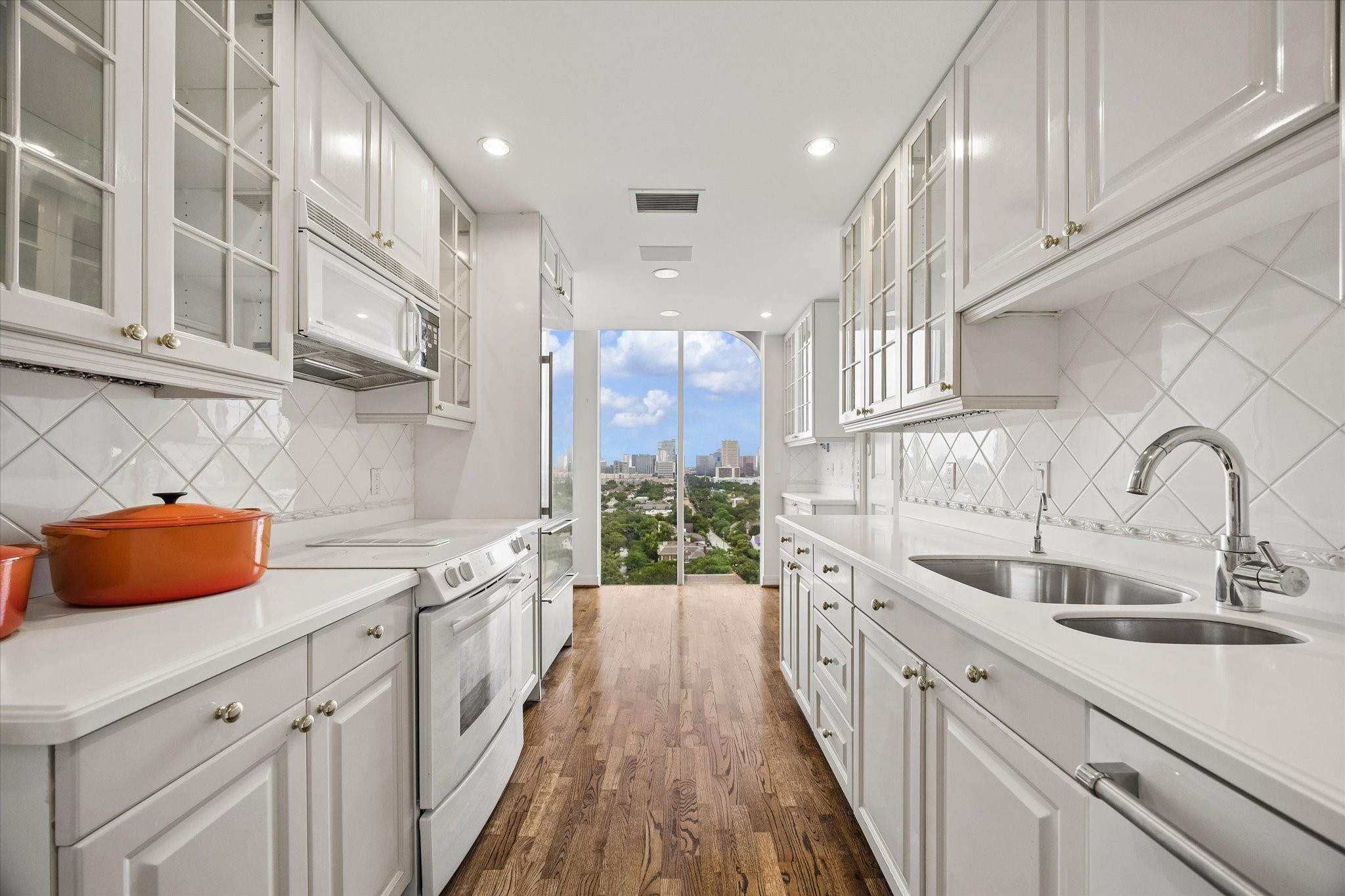  3711 San Felipe Street #14A - 物件實景
