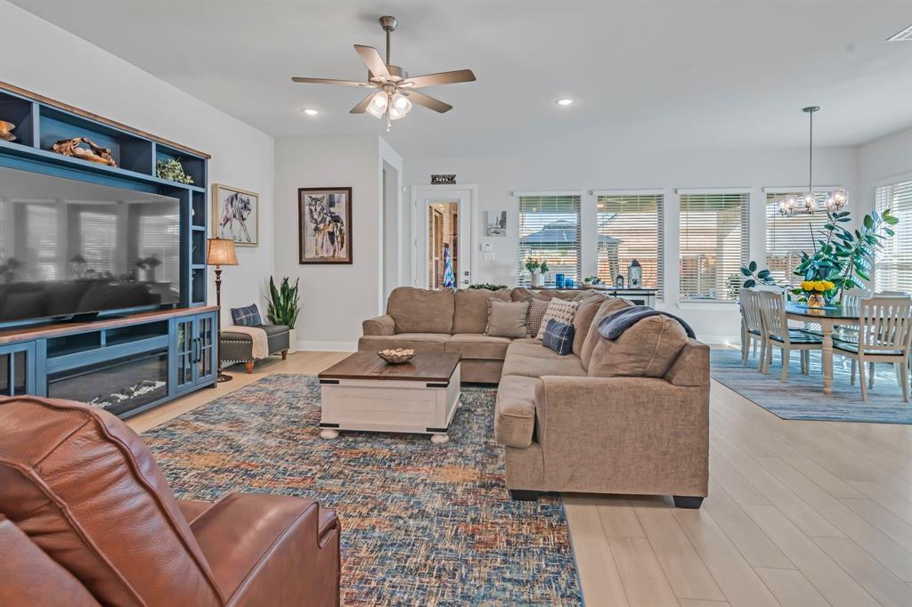 Arlington, Texas, 76005, United States, 3 Bedrooms Bedrooms, ,2 BathroomsBathrooms,Residential,For Sale,1902792