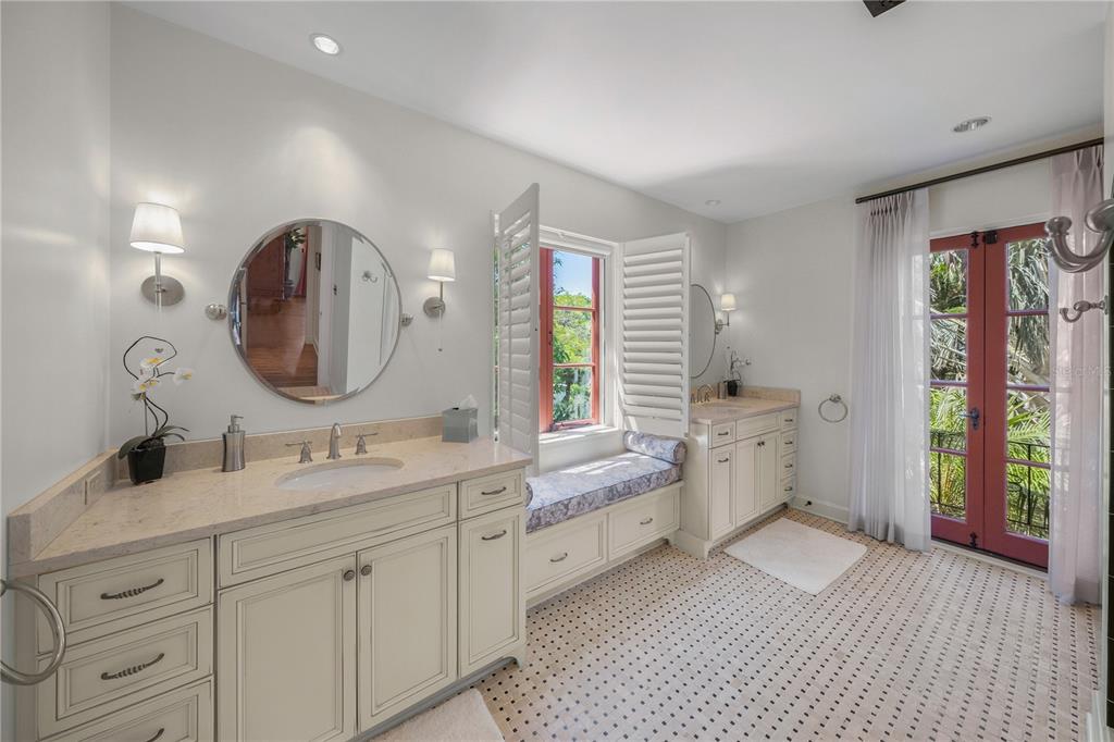 Sarasota, Florida, 34236, United States, 5 Bedrooms Bedrooms, ,7 BathroomsBathrooms,Residential,For Sale,1913430