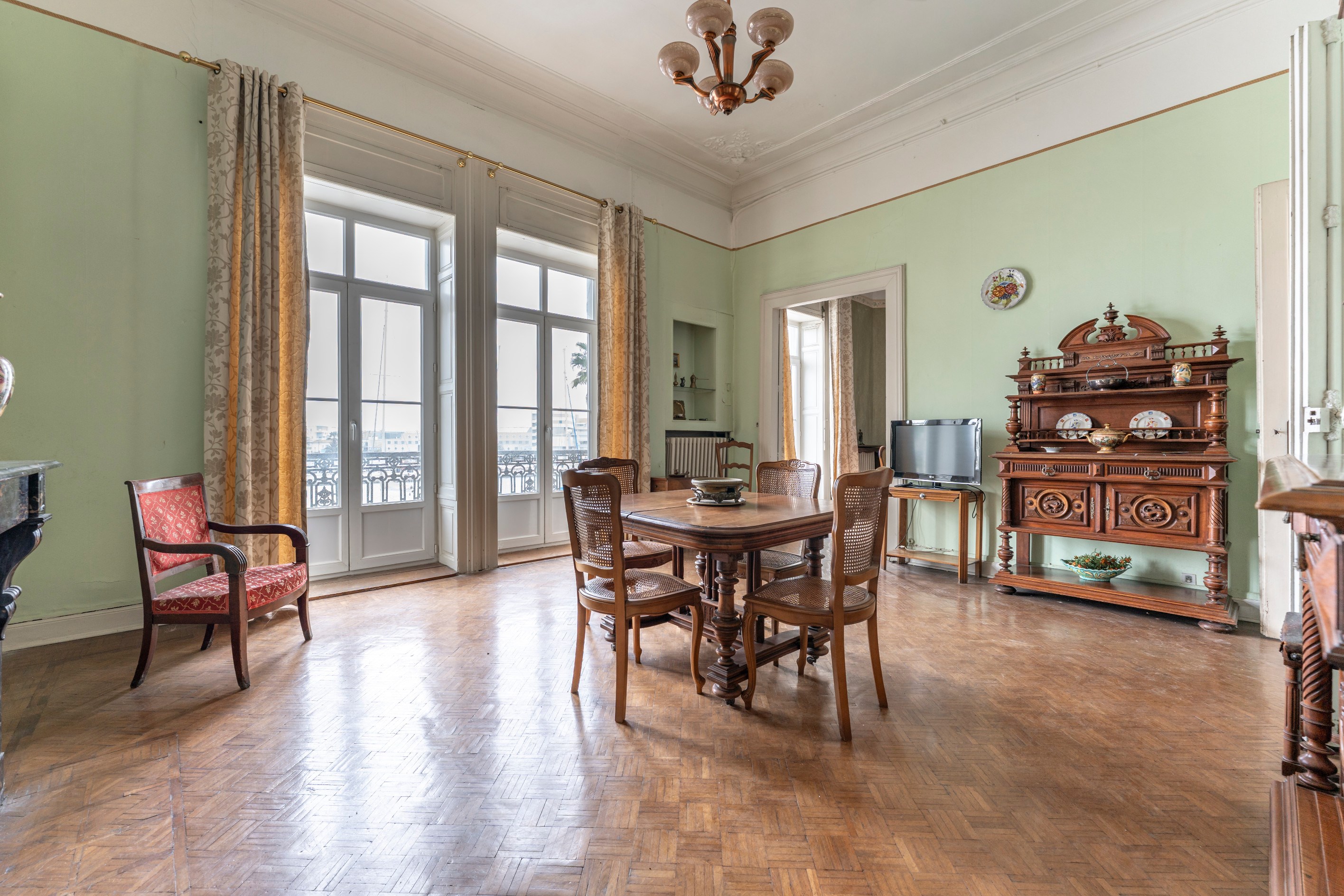  Distinguished bourgeois building directly facing the port of Sète - 物件實景