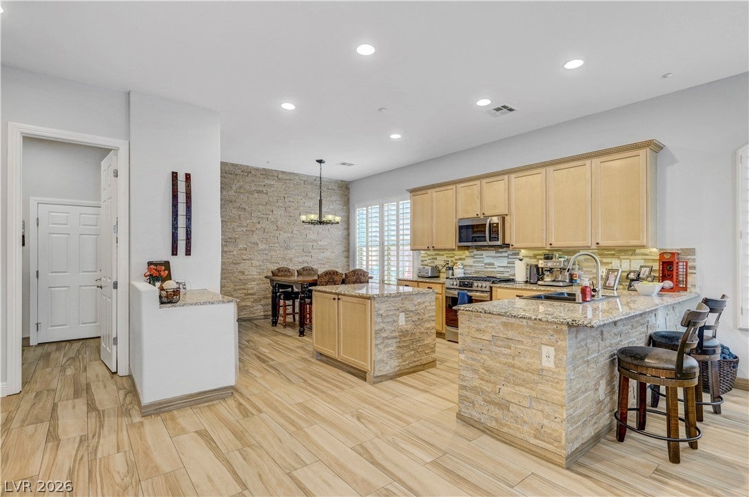 Henderson, Nevada, 89052, United States, 3 Bedrooms Bedrooms, ,3 BathroomsBathrooms,Residential,For Sale,2024085