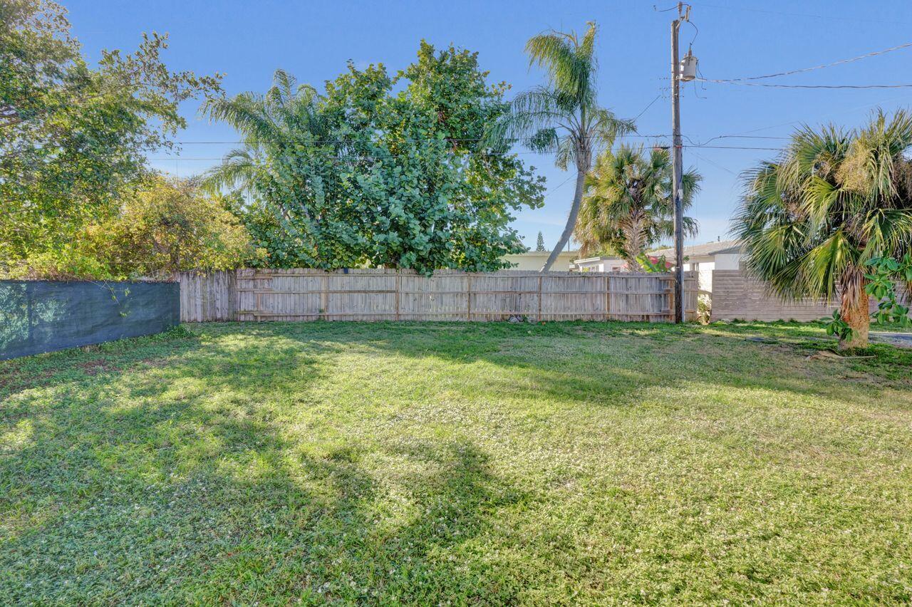 Lake Worth Beach, Florida, 33460, United States, 3 Bedrooms Bedrooms, ,2 BathroomsBathrooms,Residential,For Sale,1992911