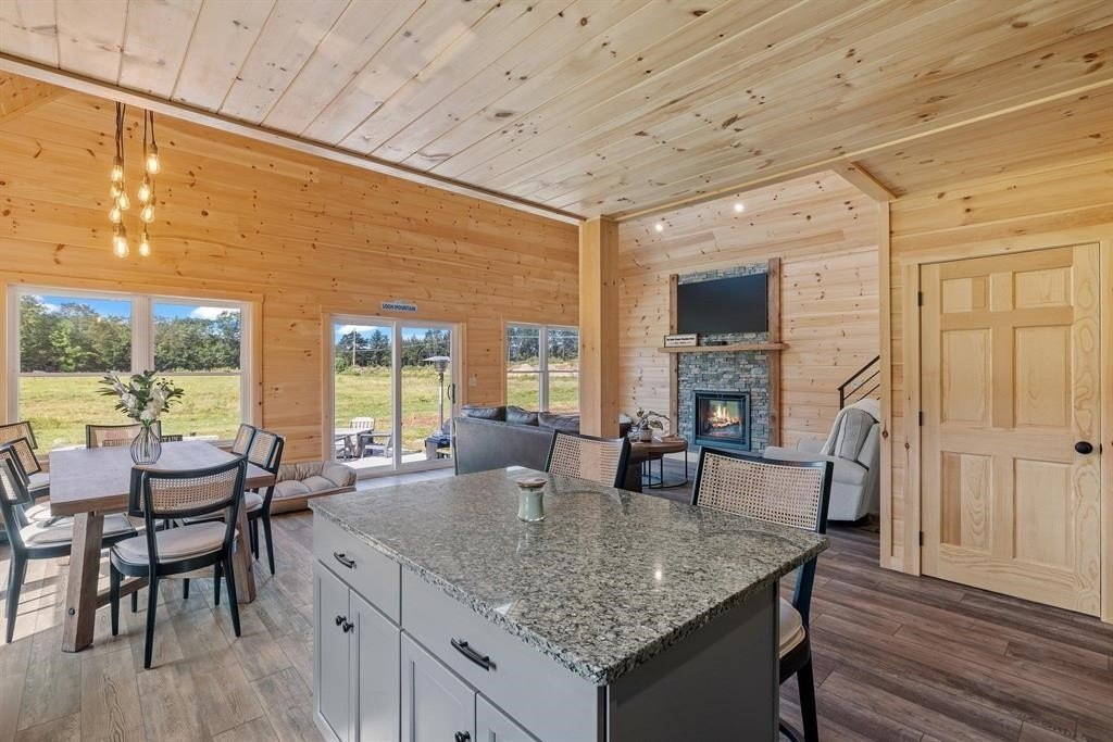 Thornton, New Hampshire, 03285, United States, 3 Bedrooms Bedrooms, ,3 BathroomsBathrooms,Residential,For Sale,1887581