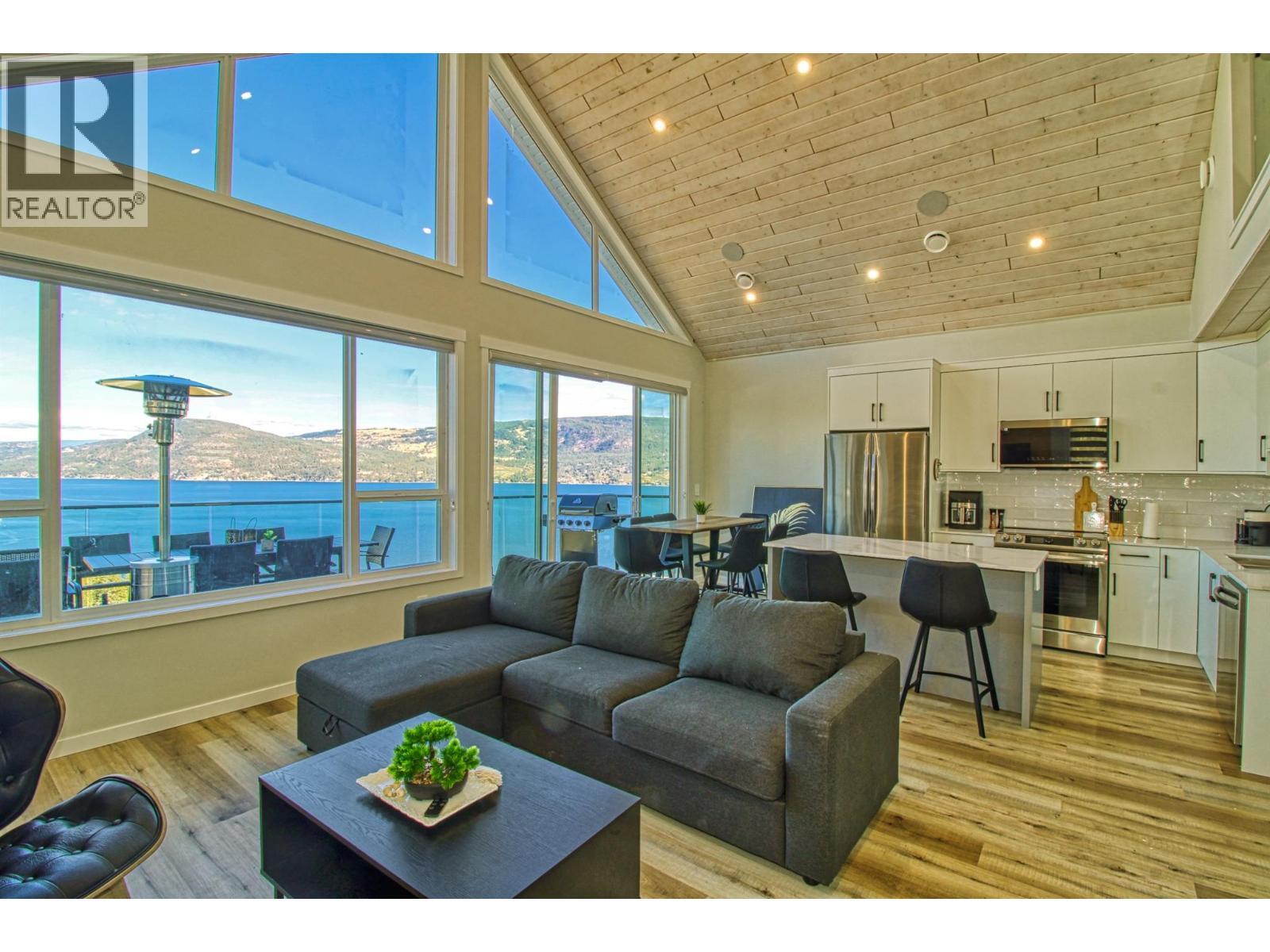 KELOWNA, British Columbia, V1Z 3R8, CA, 3 Bedrooms Bedrooms, ,2 BathroomsBathrooms,Residential,For Sale,1918397