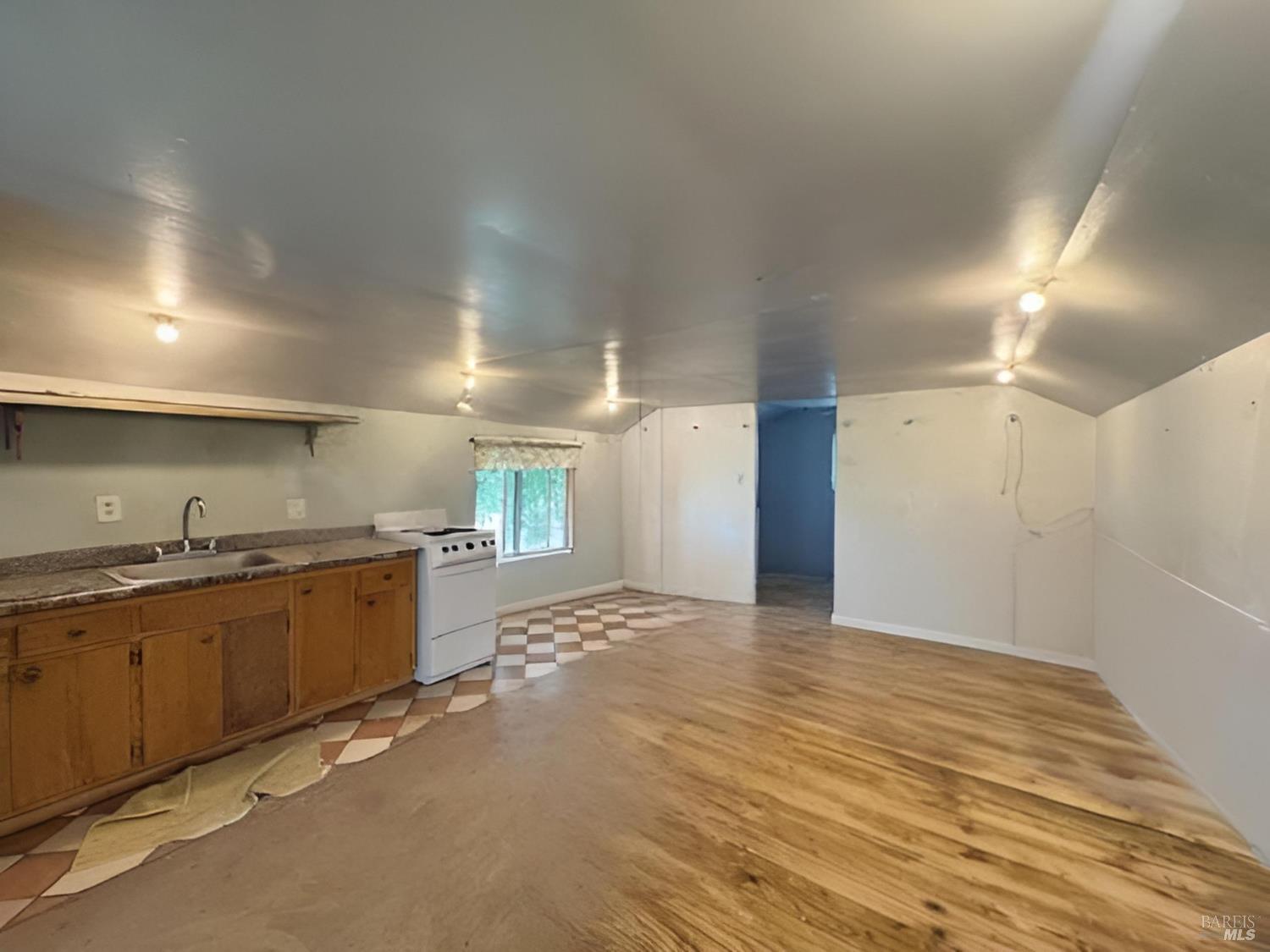 Petaluma, California, 94952, United States, 4 Bedrooms Bedrooms, ,2 BathroomsBathrooms,Residential,For Sale,1904251