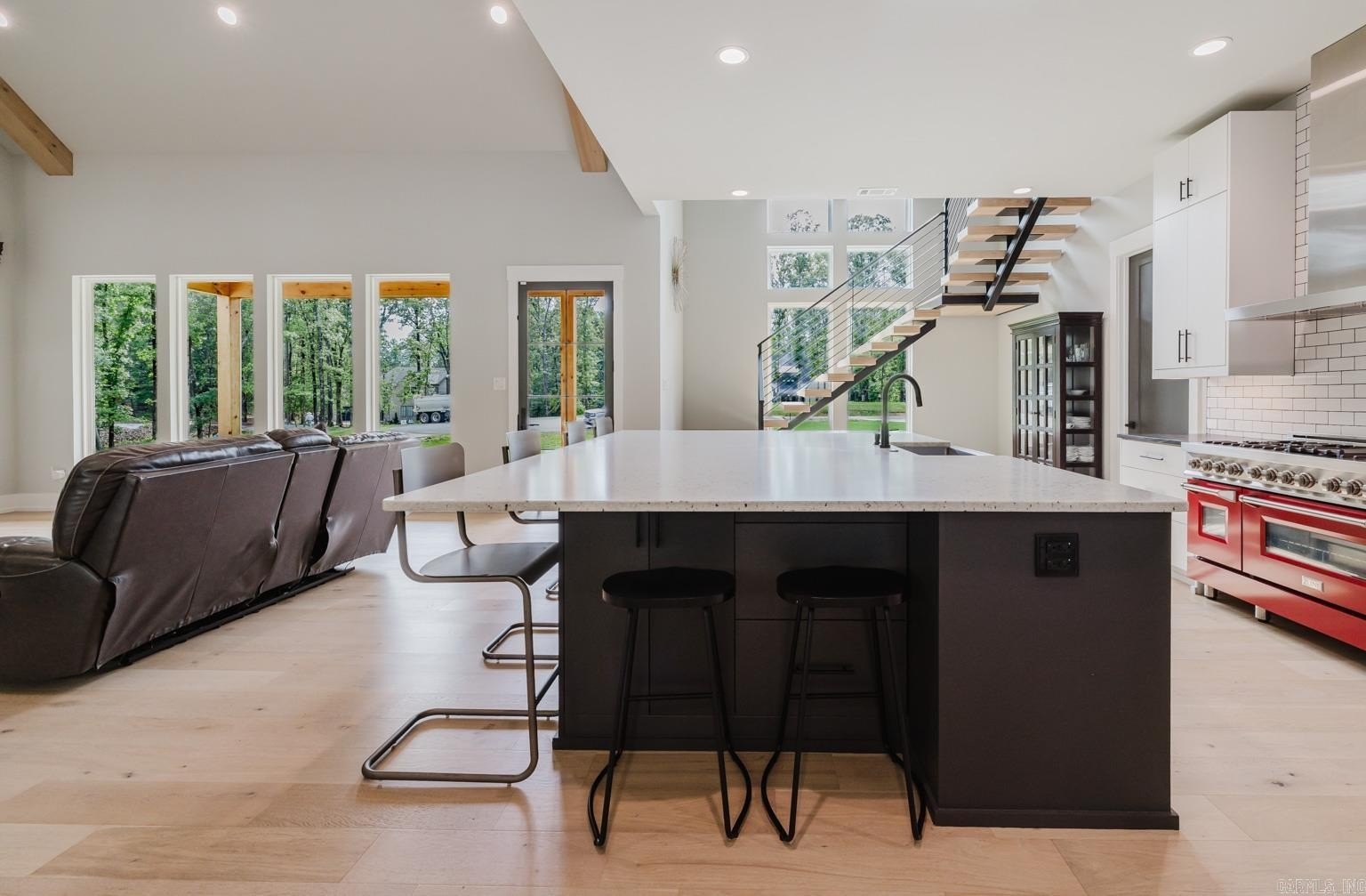 Benton, Arkansas, 72019, United States, 5 Bedrooms Bedrooms, ,3 BathroomsBathrooms,Residential,For Sale,1977708