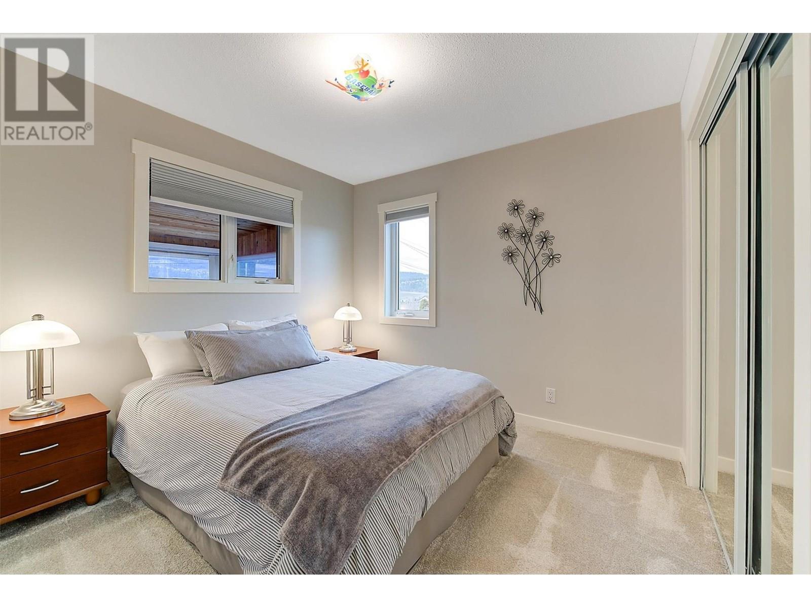 KELOWNA, British Columbia, V1V 2G6, CA, 5 Bedrooms Bedrooms, ,4 BathroomsBathrooms,Residential,For Sale,1838260