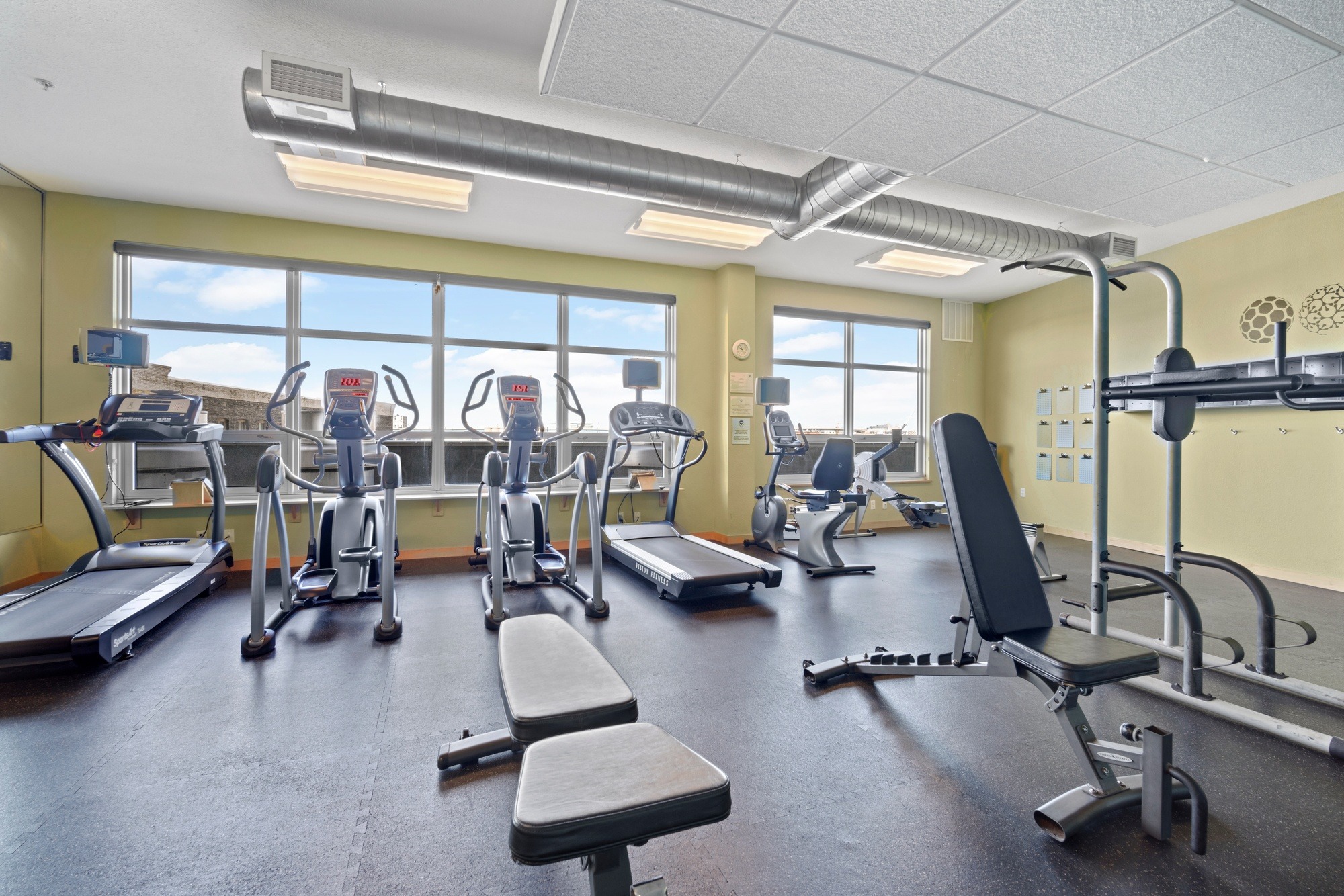  Massive 6th-Floor Riverfront Condo with Sweeping Views - 物件實景