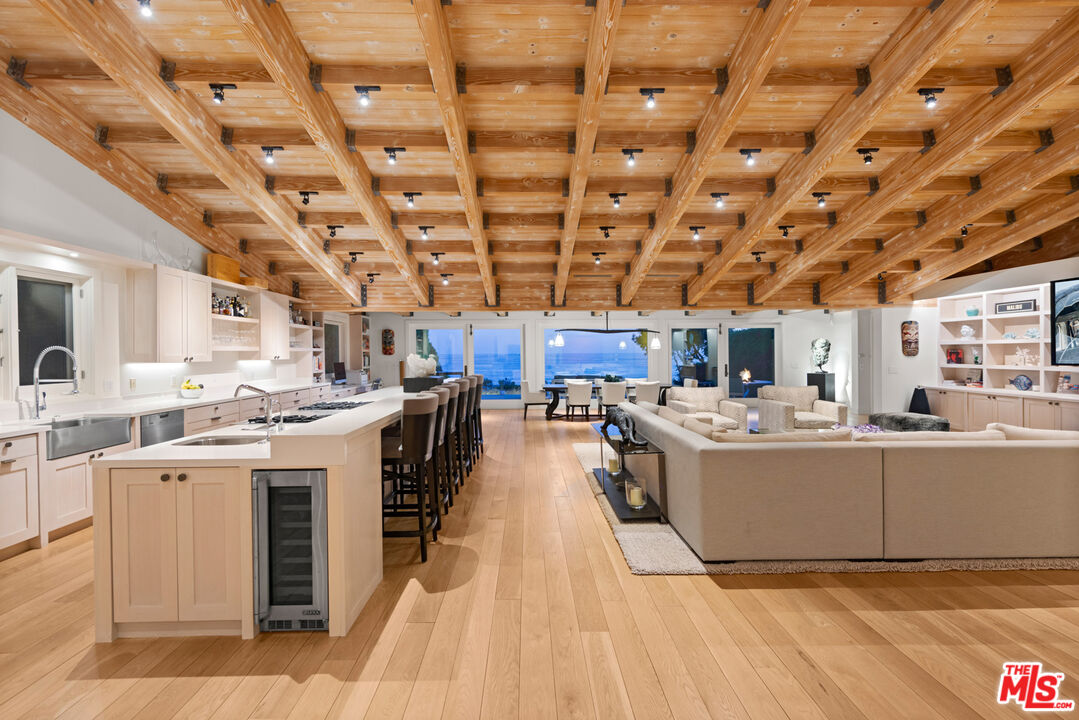 Malibu, California, 90265, United States, 4 Bedrooms Bedrooms, ,4 BathroomsBathrooms,Residential,For Sale,1970476