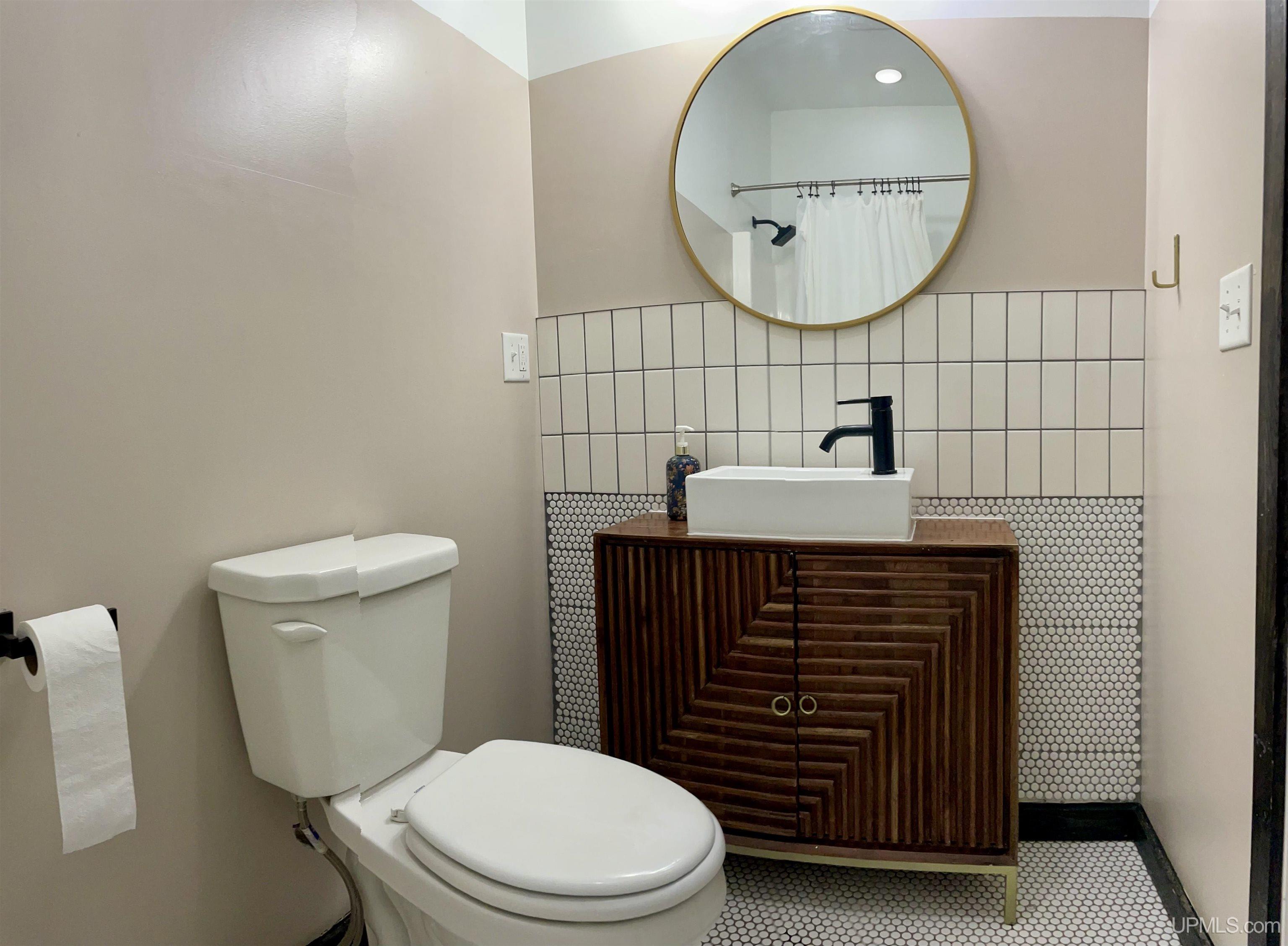 Hancock, Michigan, 49930, United States, 5 Bedrooms Bedrooms, ,3 BathroomsBathrooms,Residential,For Sale,1920535