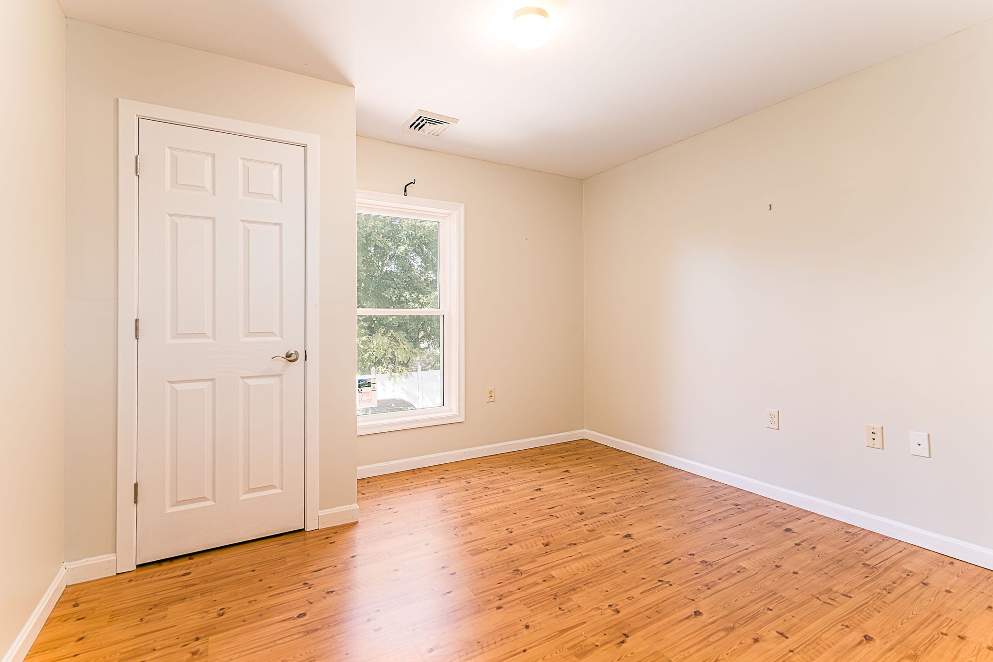  1107 Pontiac Avenue, Cranston, RI, 02921 - 物件實景