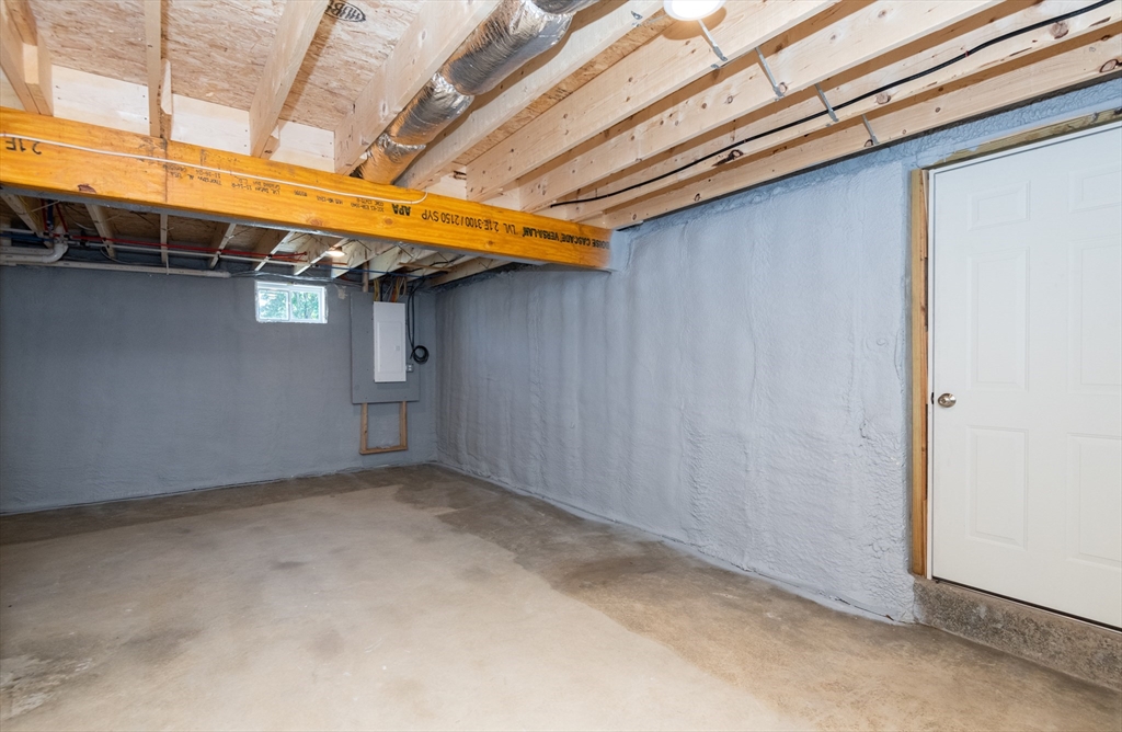 Lynn, Massachusetts, 01905, United States, 3 Bedrooms Bedrooms, ,2 BathroomsBathrooms,Residential,For Sale,1942891