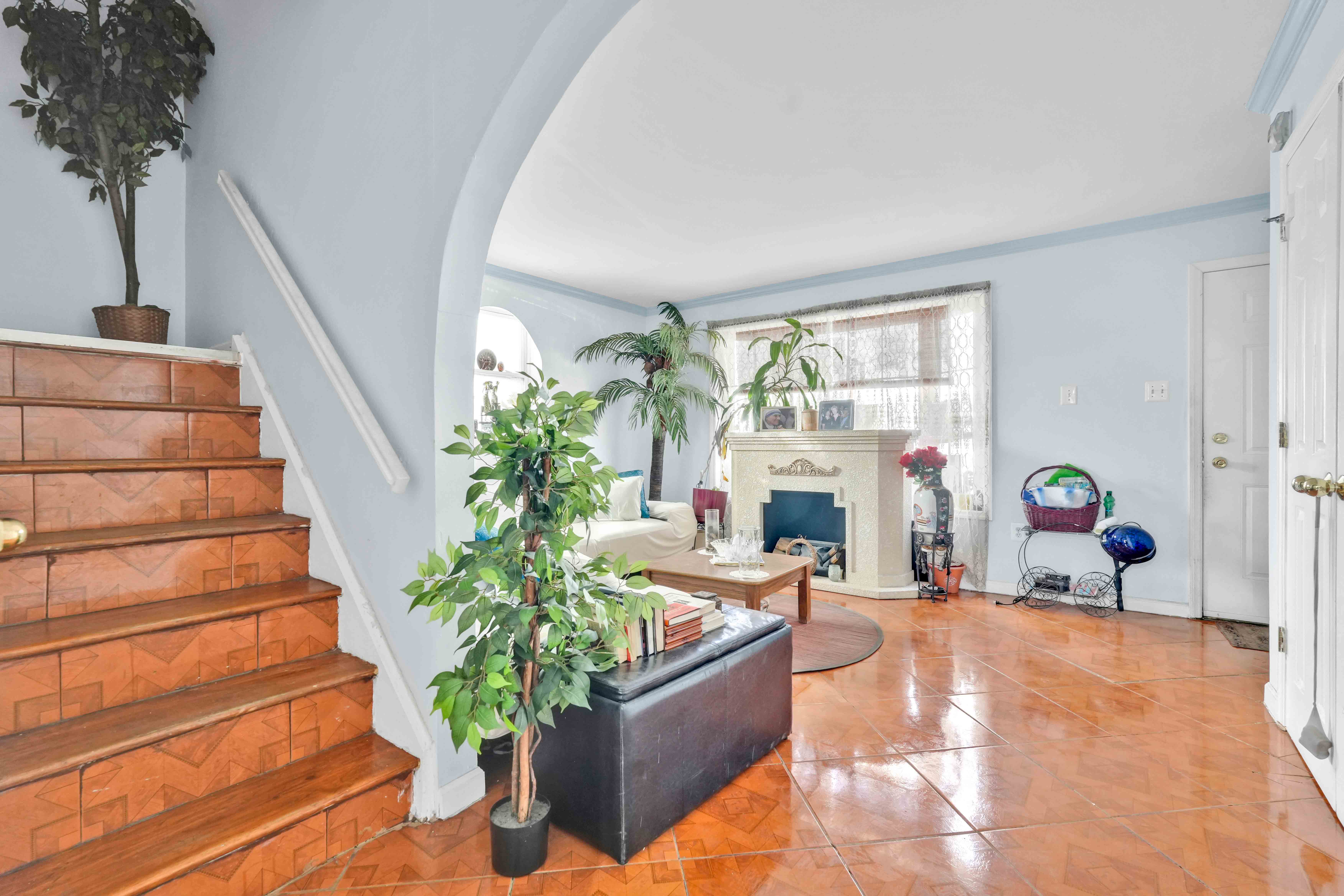 Bronx, New York, 10454, United States, 3 Bedrooms Bedrooms, ,2 BathroomsBathrooms,Residential,For Sale,2005625