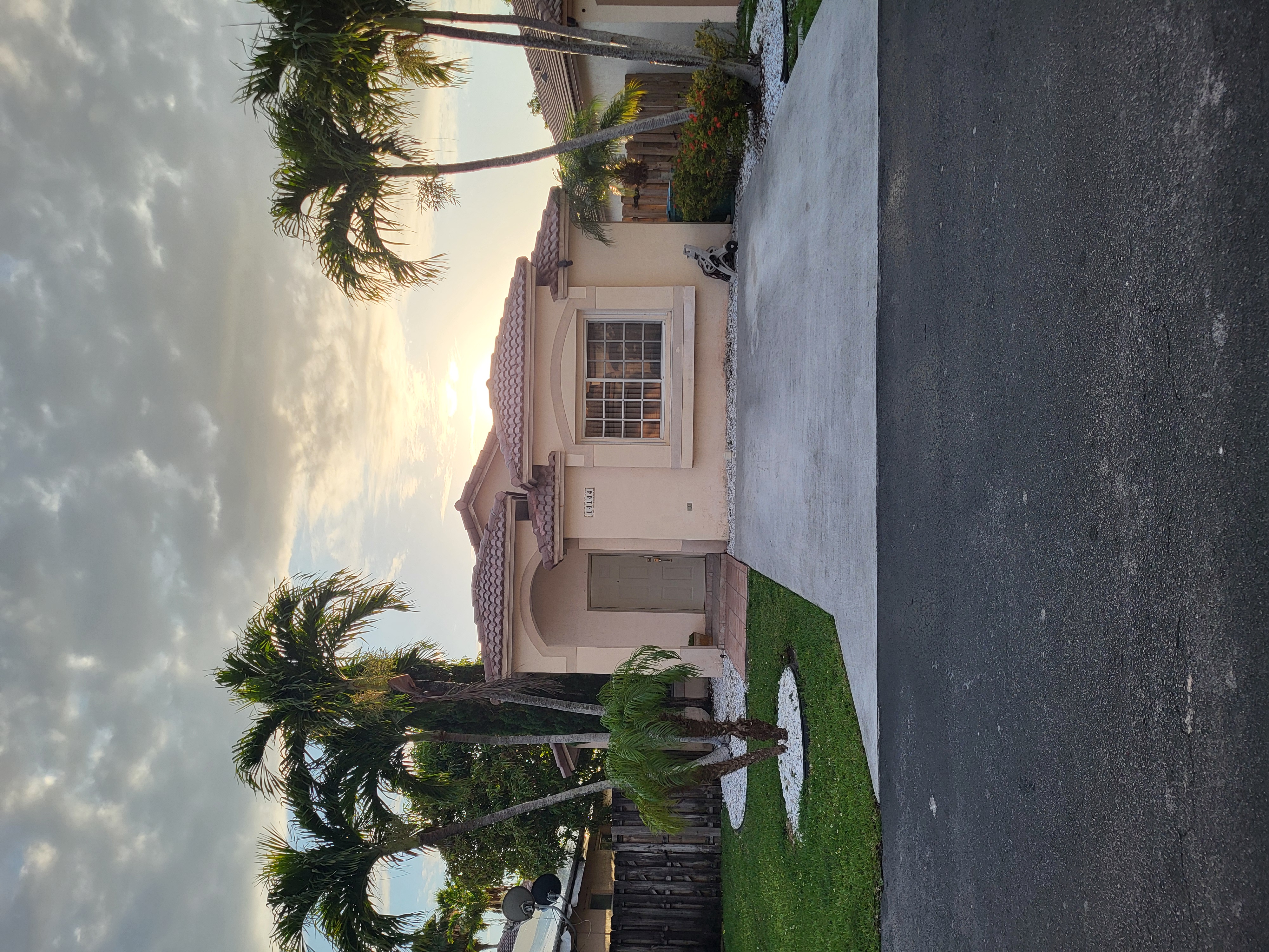 Miami, Florida, 33196, United States, 3 Bedrooms Bedrooms, ,2 BathroomsBathrooms,Residential,For Sale,1979273