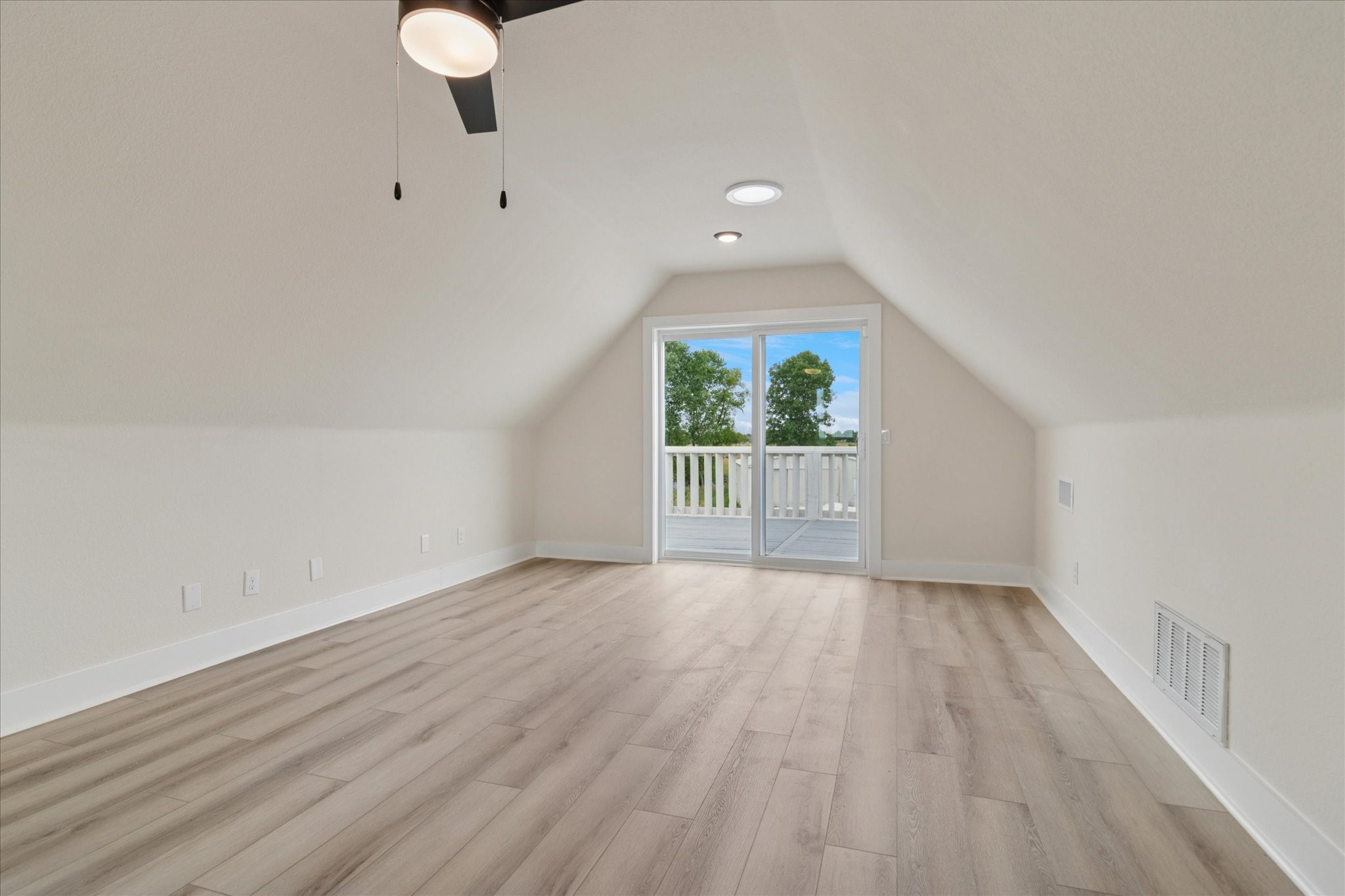 Gunter, Texas, 75058, United States, 3 Bedrooms Bedrooms, ,3 BathroomsBathrooms,Residential,For Sale,1847366