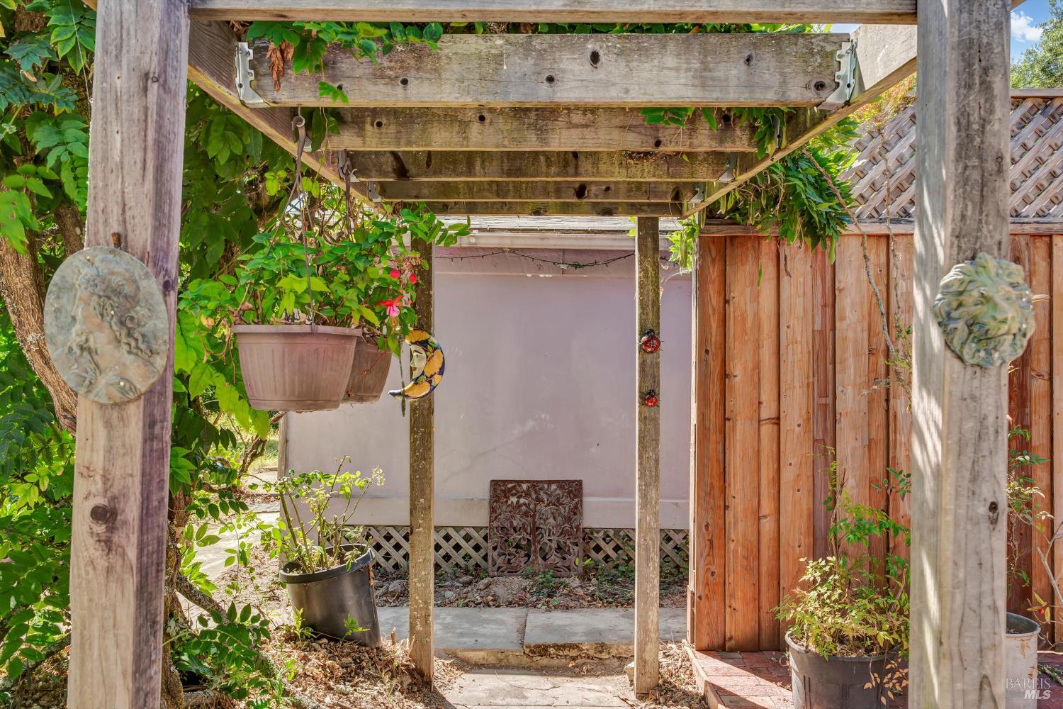 Sebastopol, California, 95472, United States, 2 Bedrooms Bedrooms, ,2 BathroomsBathrooms,Residential,For Sale,1913141