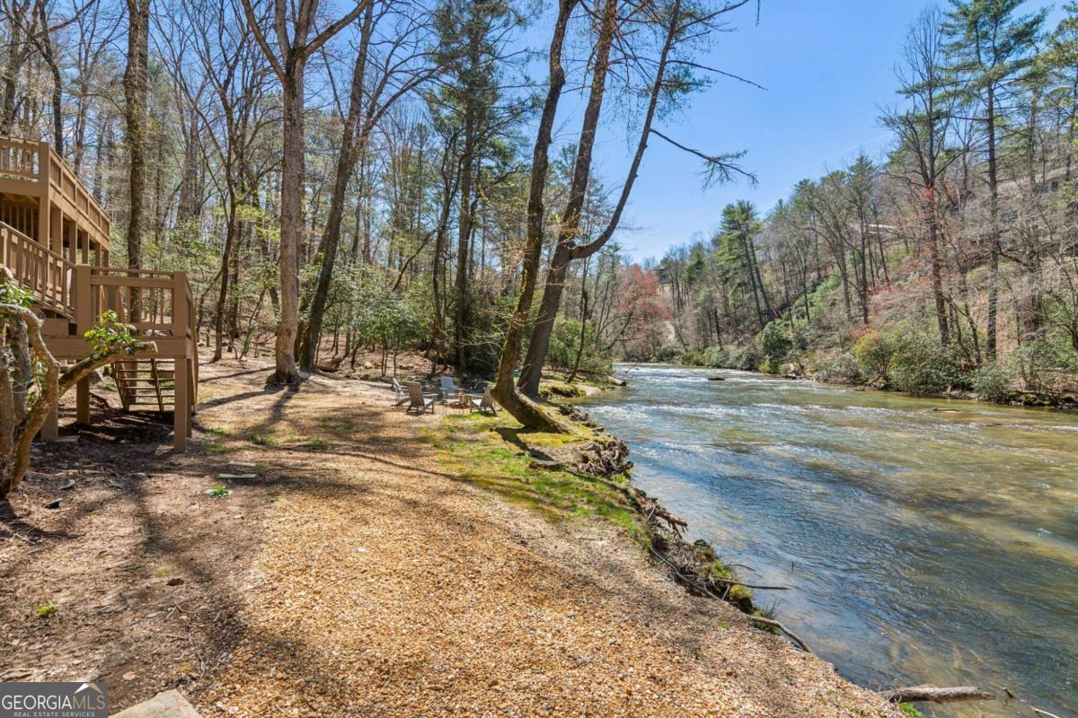 Ellijay, Georgia, 30536, United States, 5 Bedrooms Bedrooms, ,4 BathroomsBathrooms,Residential,For Sale,1880037