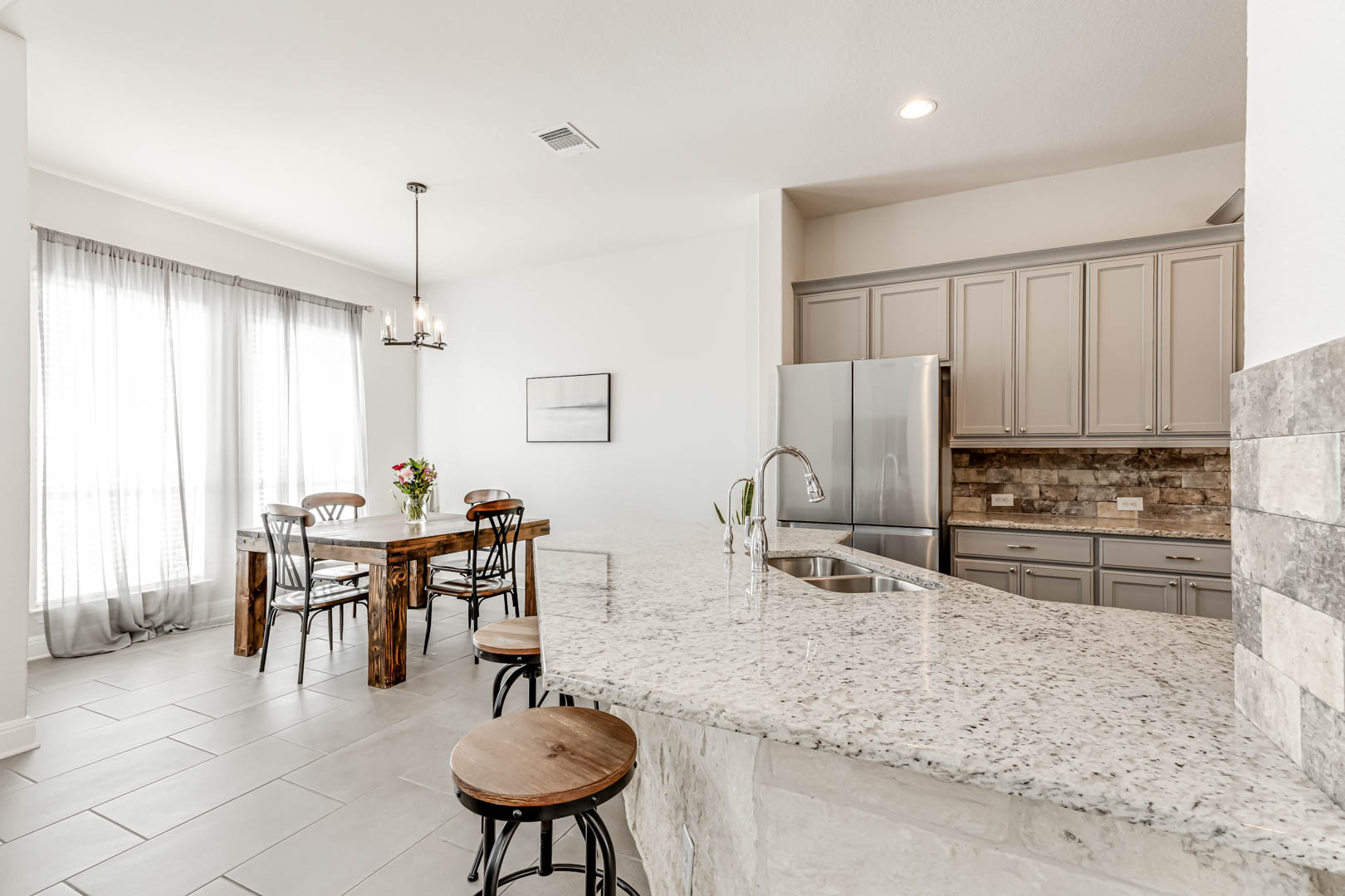 Cibolo, Texas, 78108, United States, 5 Bedrooms Bedrooms, ,4 BathroomsBathrooms,Residential,For Sale,2012398