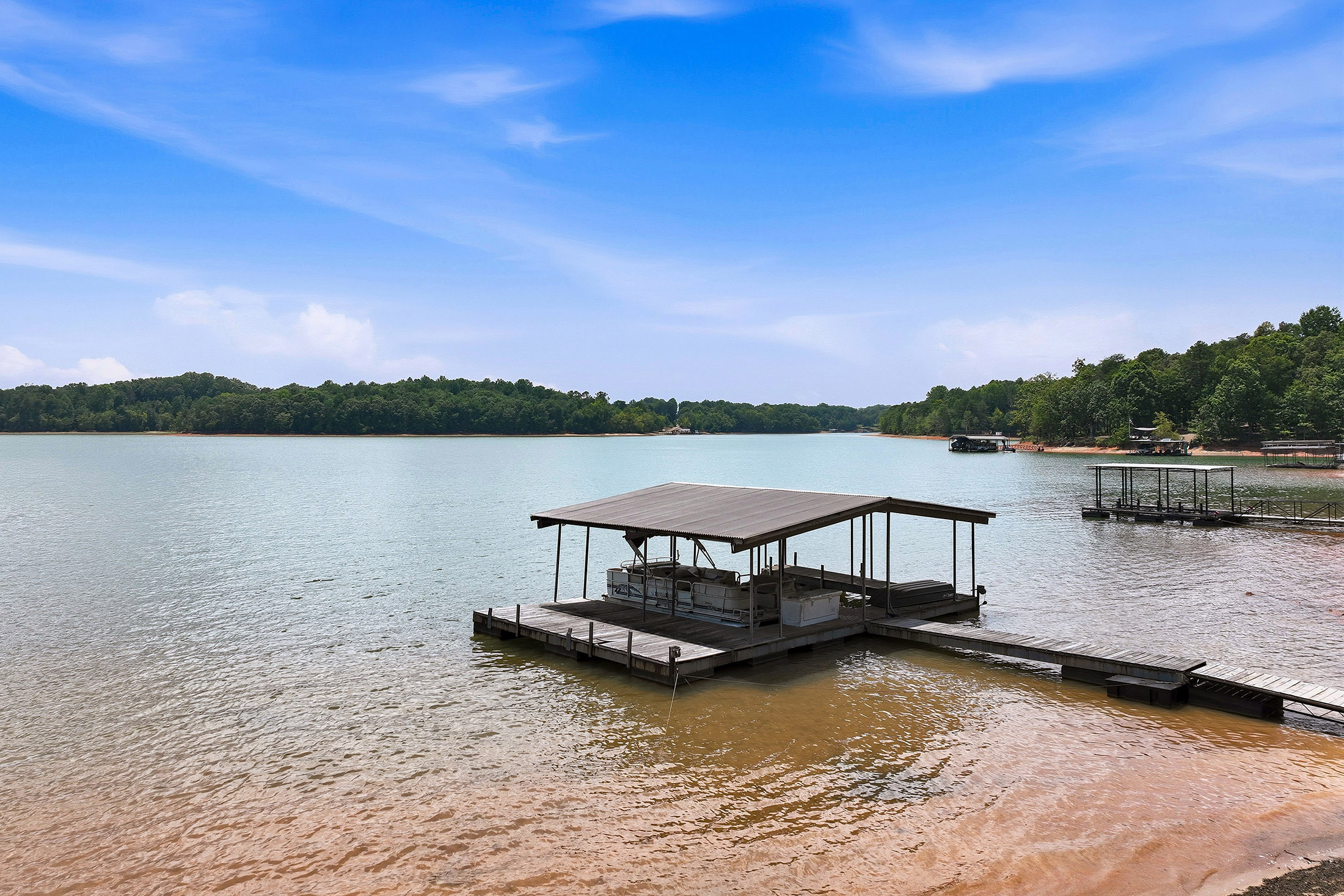  Lakefront Estate with Private Dock, Guest Home and Pool - 物件實景