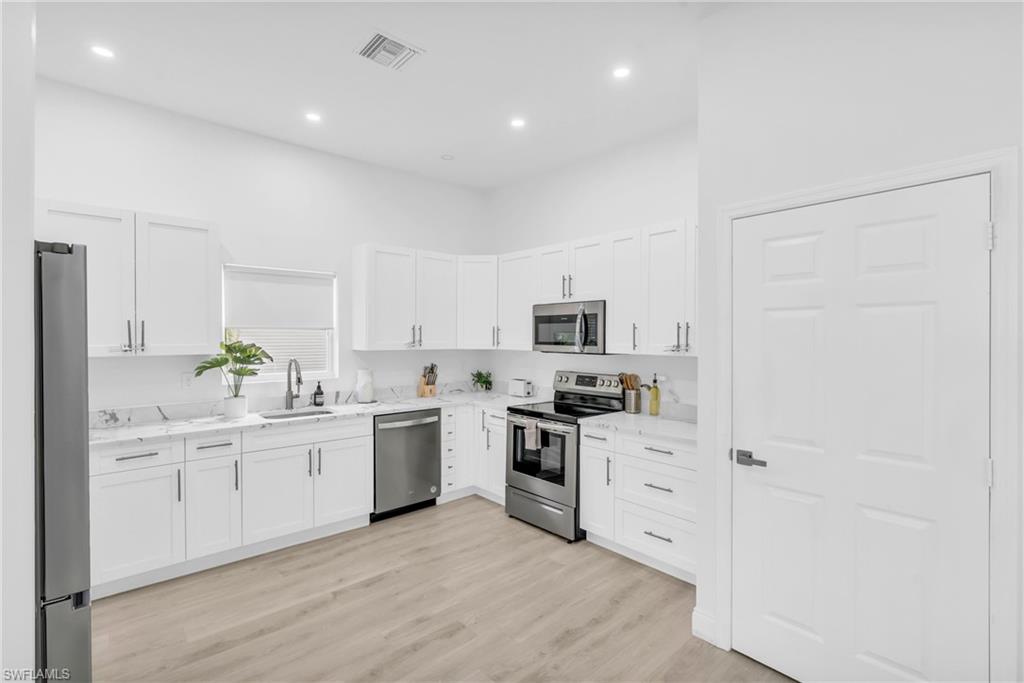 Naples, Florida, 34112, United States, 4 Bedrooms Bedrooms, ,4 BathroomsBathrooms,Residential,For Sale,1687628