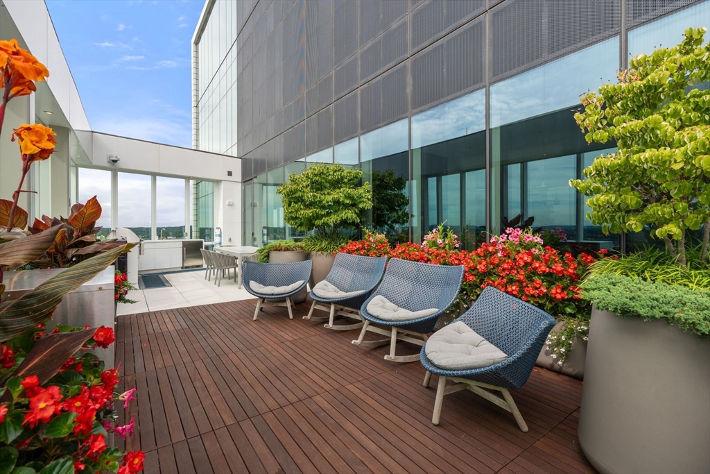 Boston, Massachusetts, 02215, United States, 2 Bedrooms Bedrooms, ,2 BathroomsBathrooms,Residential,For Sale,1941933