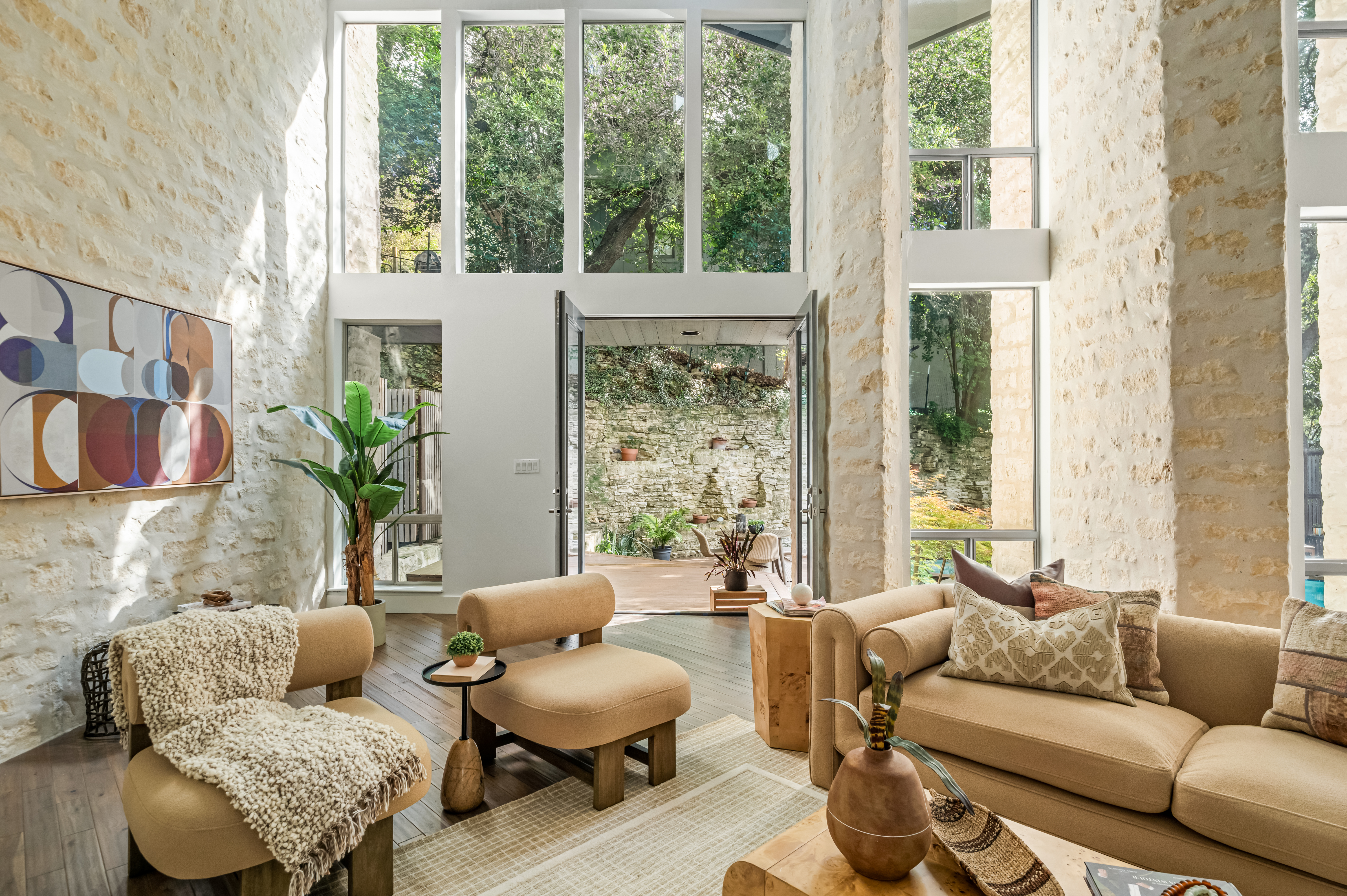  Tarrytown Home with Personality, Privacy, and a Pool - 物件實景