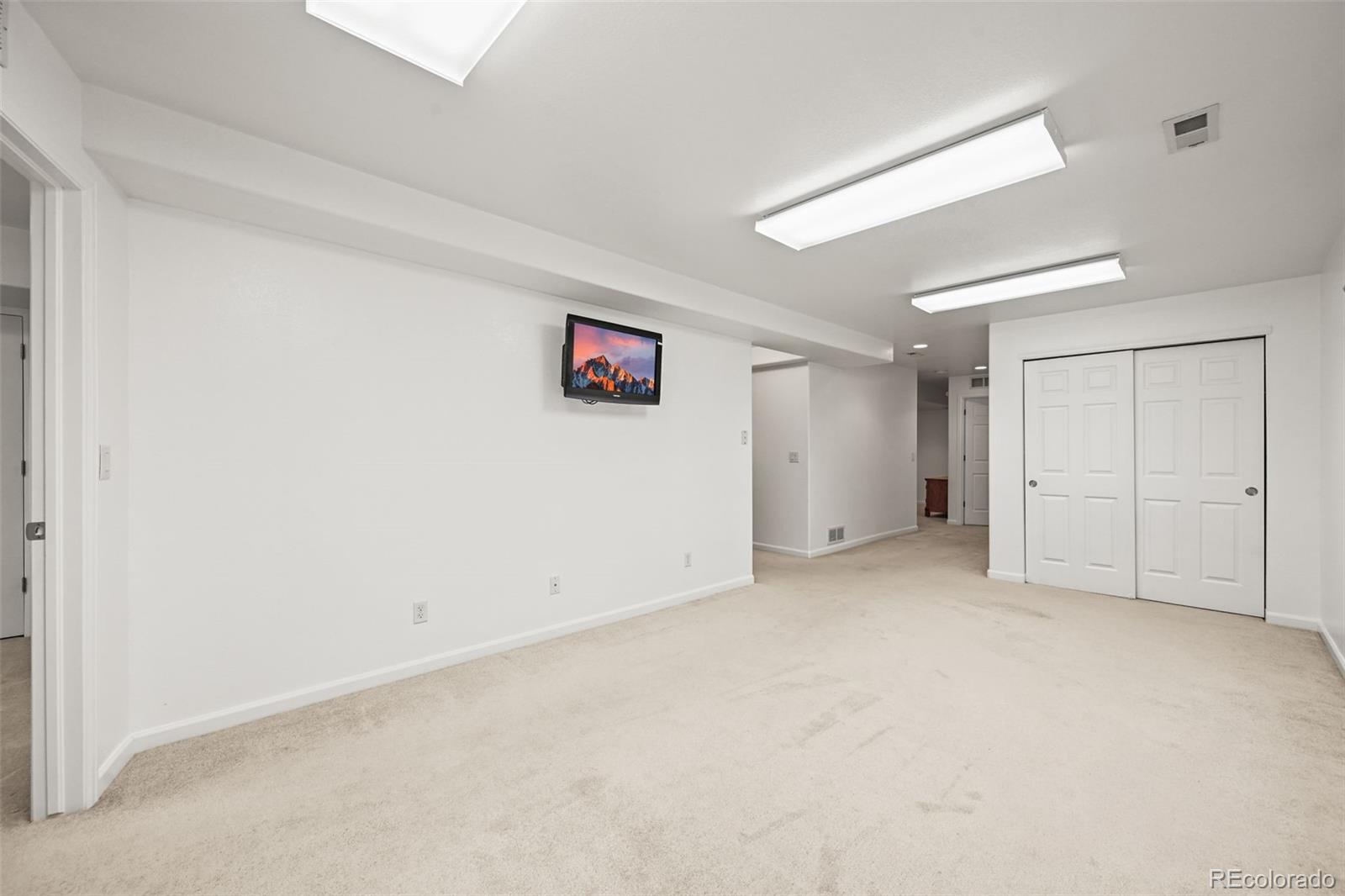 Broomfield, Colorado, 80023, United States, 4 Bedrooms Bedrooms, ,2 BathroomsBathrooms,Residential,For Sale,1959332