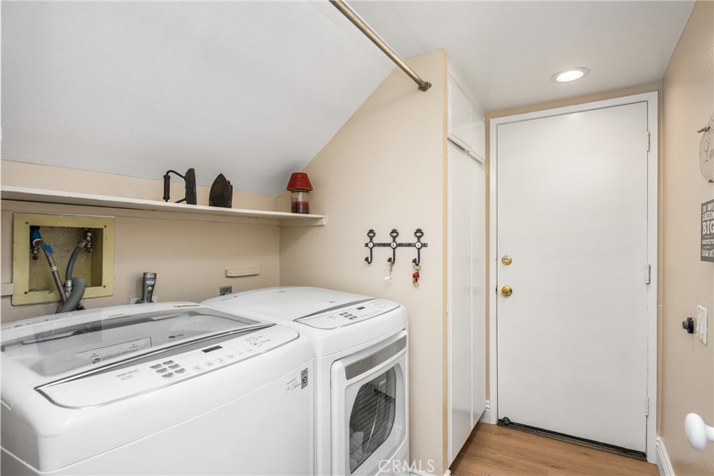 Irvine, California, 92614, United States, 4 Bedrooms Bedrooms, ,3 BathroomsBathrooms,Residential,For Sale,1988283